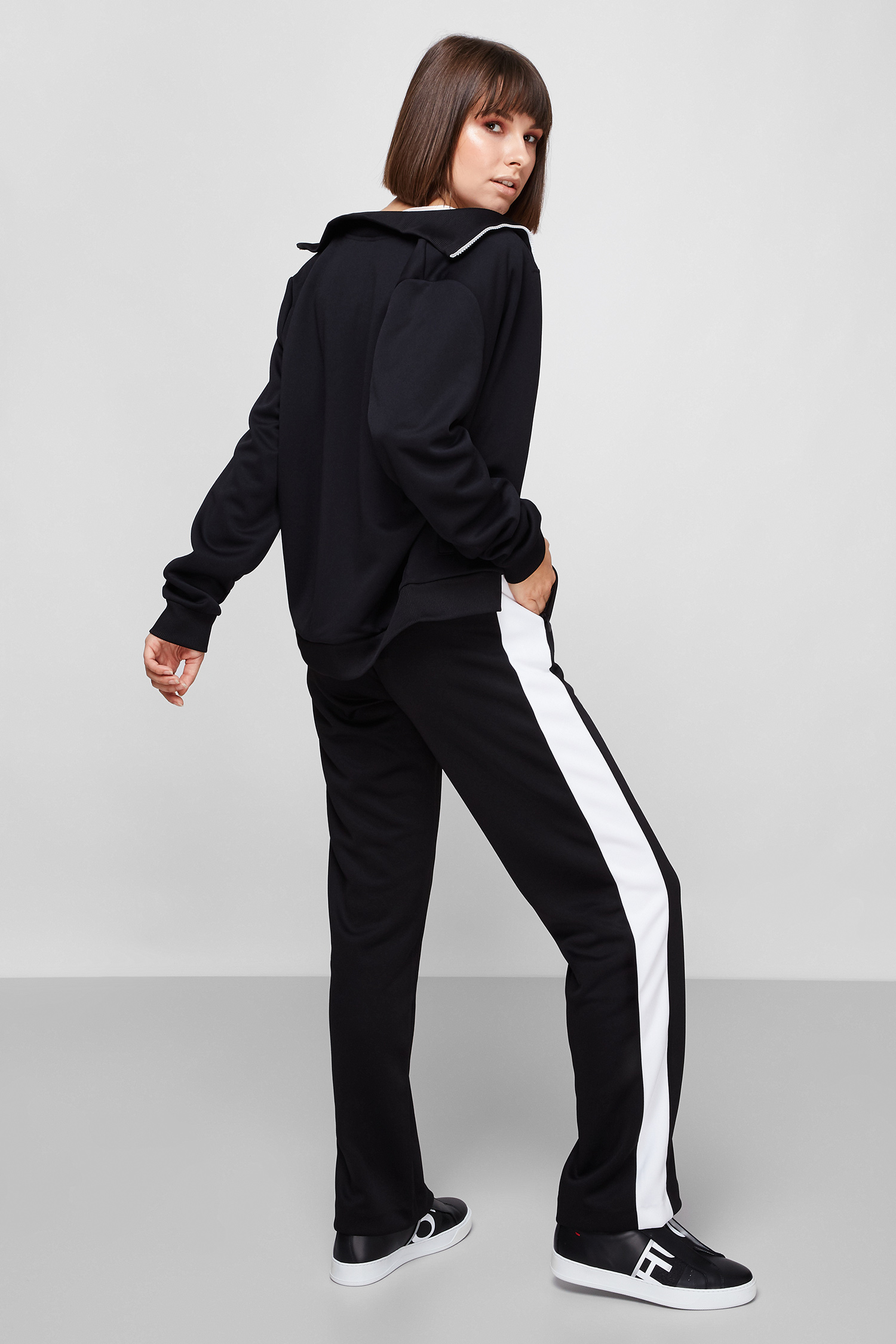 Жіночі чорні спортивні штани HUGO 50430009;001