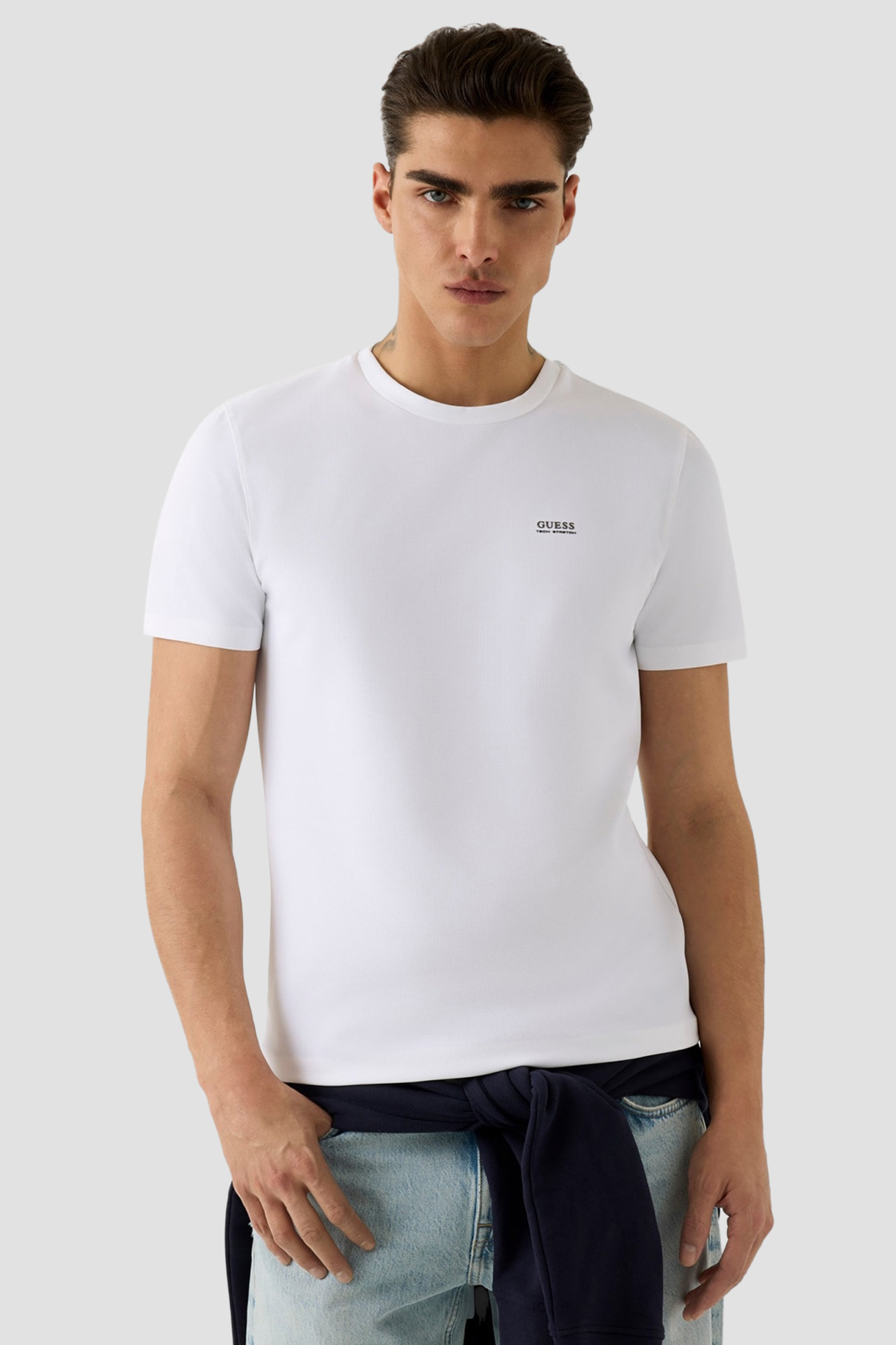 Чоловіча біла футболка Guess M6RI19.KD202;G011