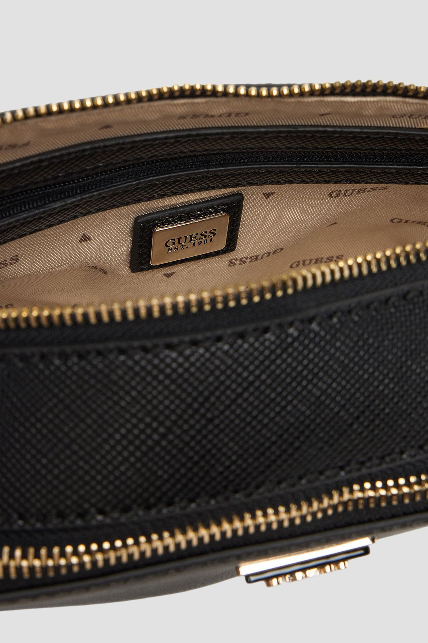 Женская черная сумка Guess HWZG96.72140;BLA