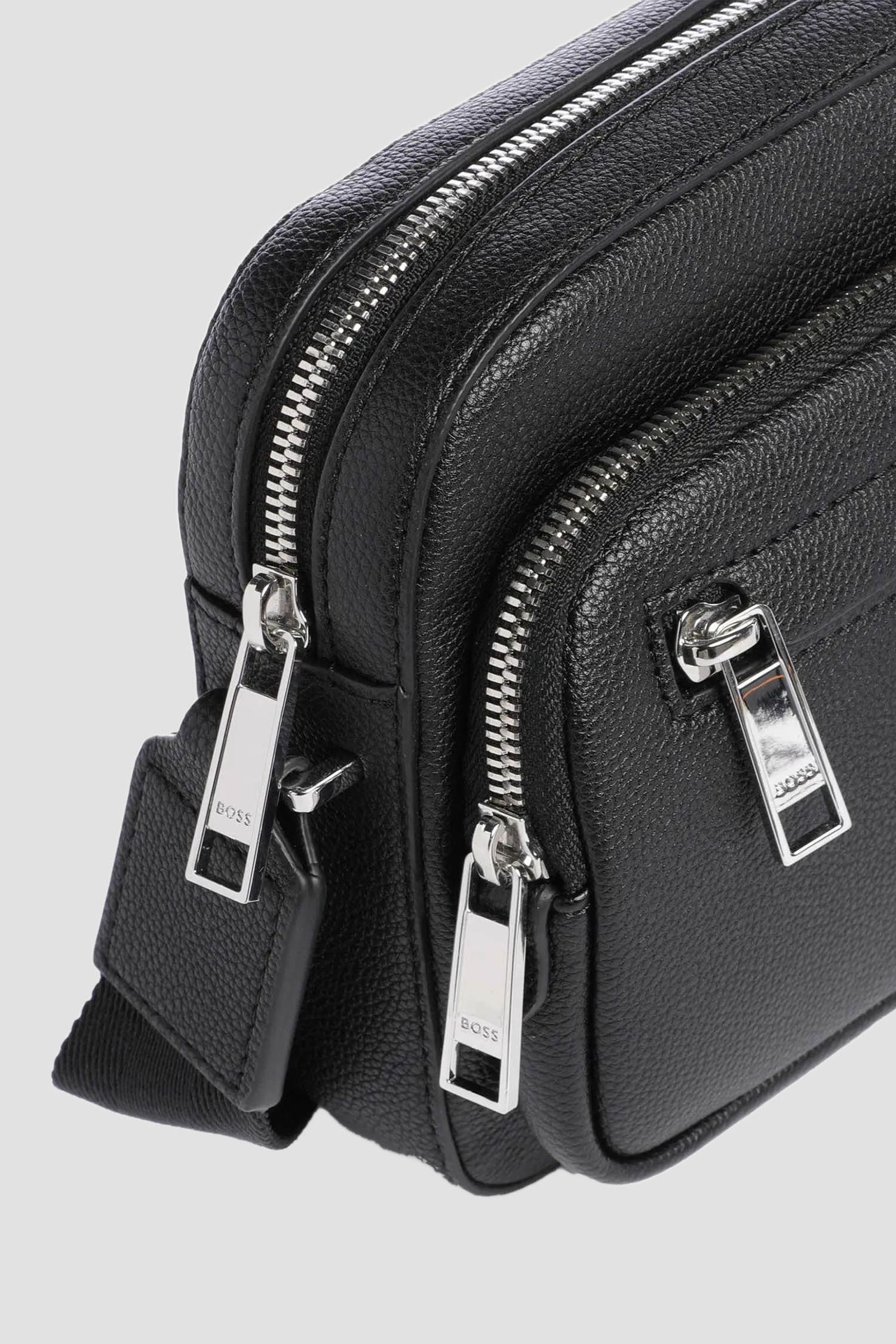 Мужская черная сумка BOSS 50552623;001
