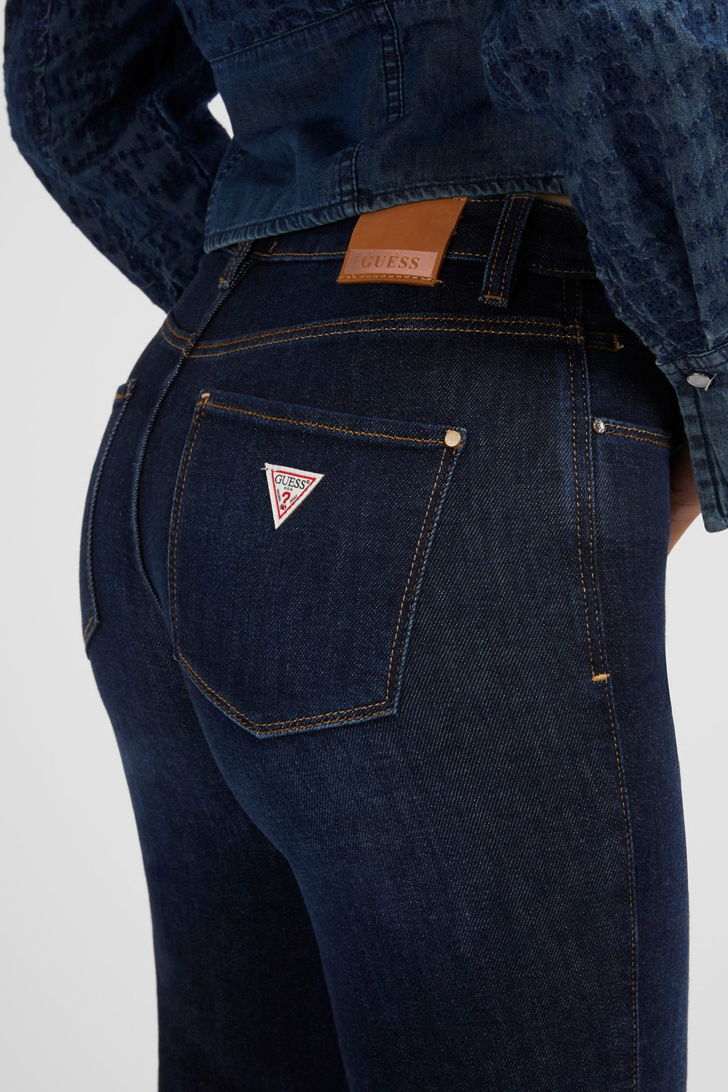 Женские темно-синие джинсы Guess W3YA15.D4U54;CADA