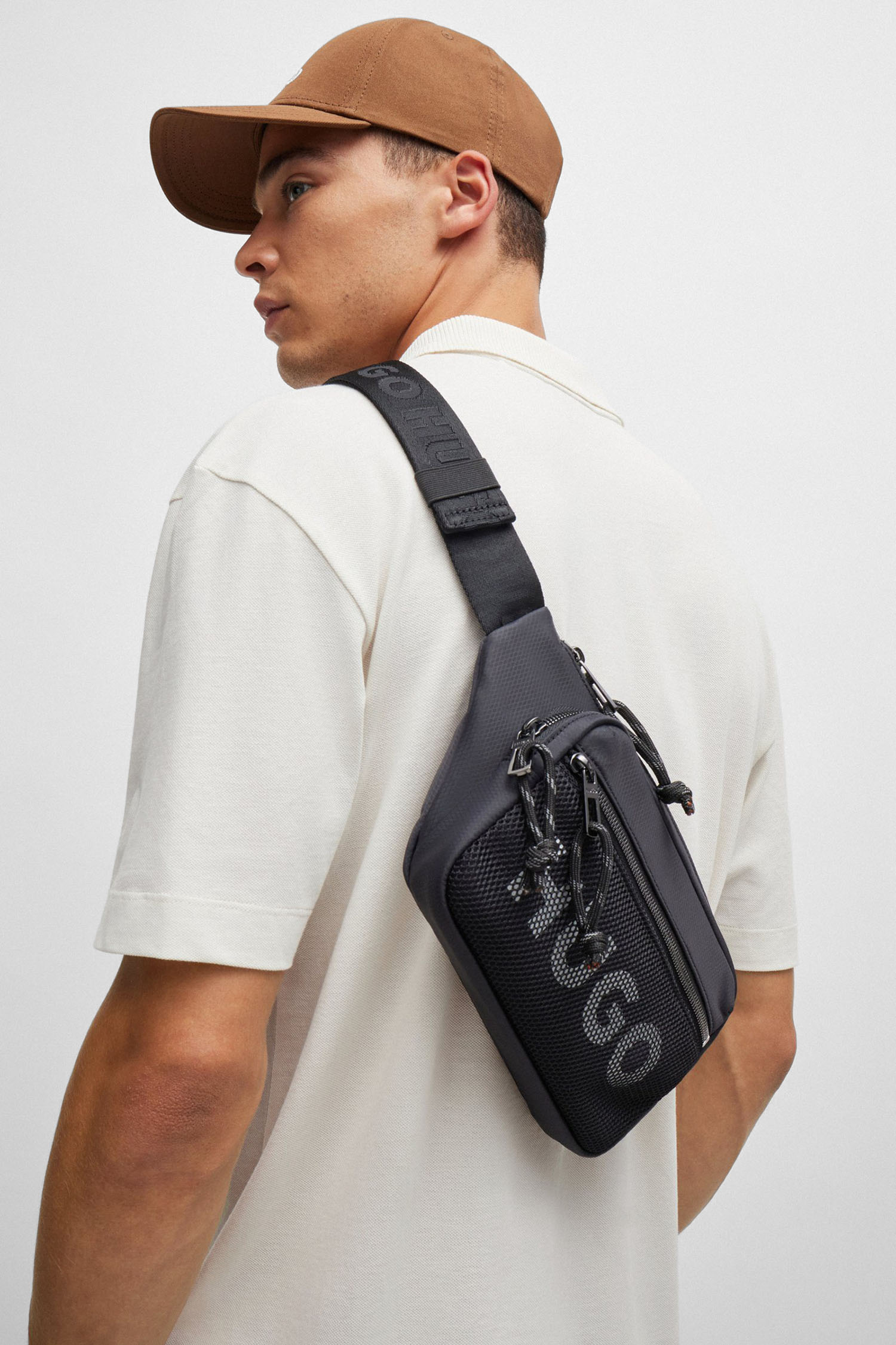 Мужская черная поясная сумка HUGO 50523523;001