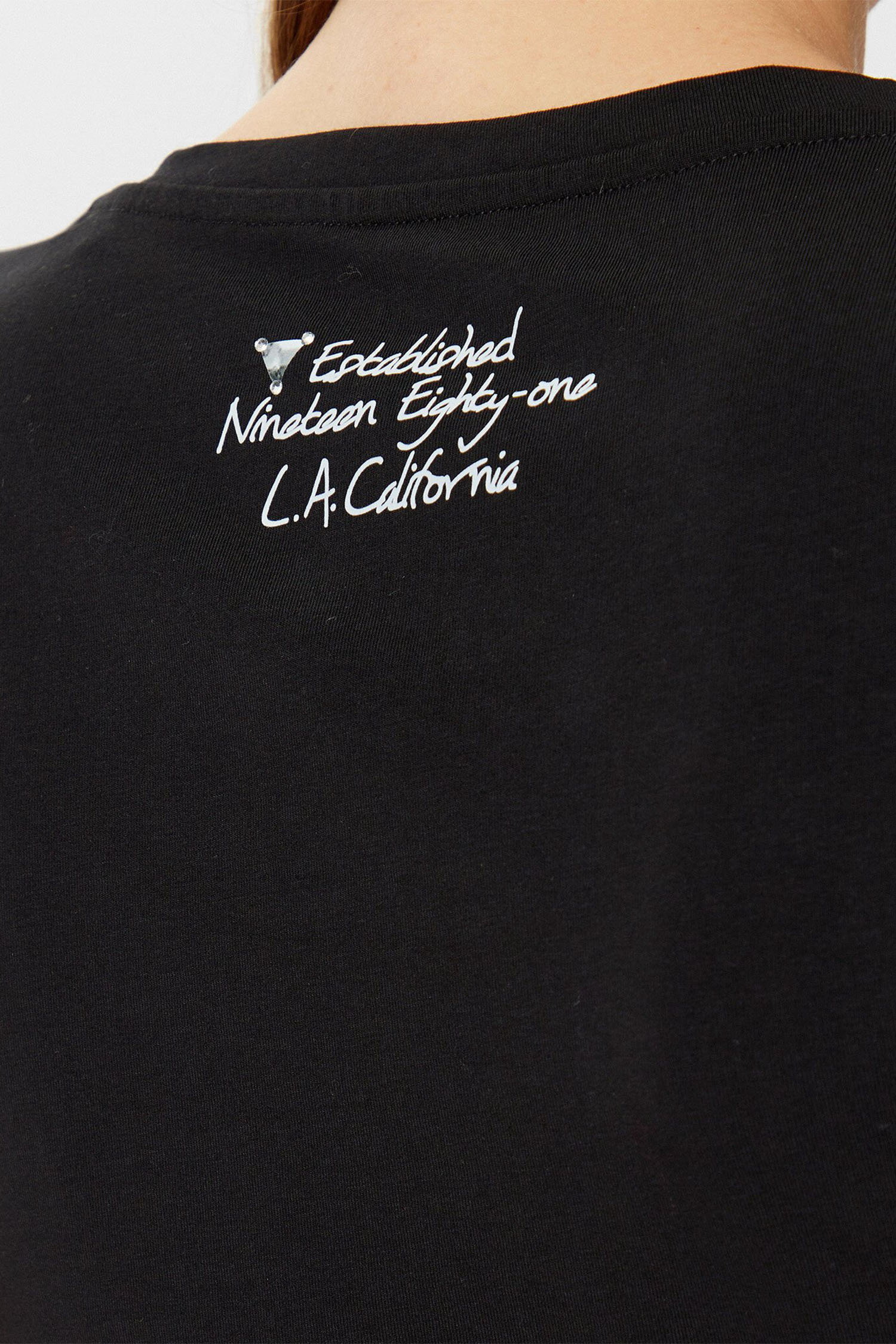 Жіноча чорна футболка Guess W5RI00.J1314;JBLK