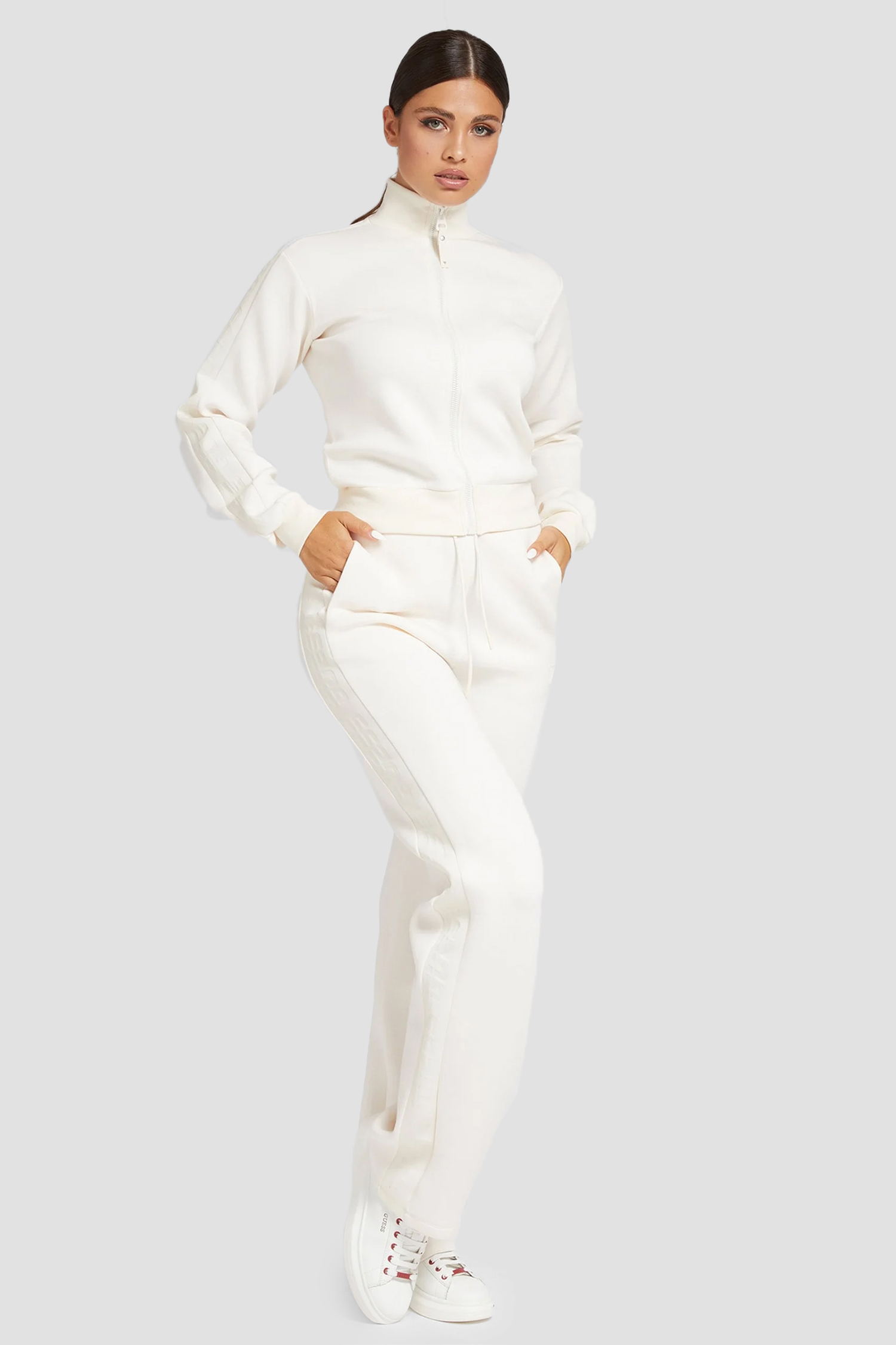 Женские белые спортивные брюки Guess V2RB12.K7UW2;G6K5