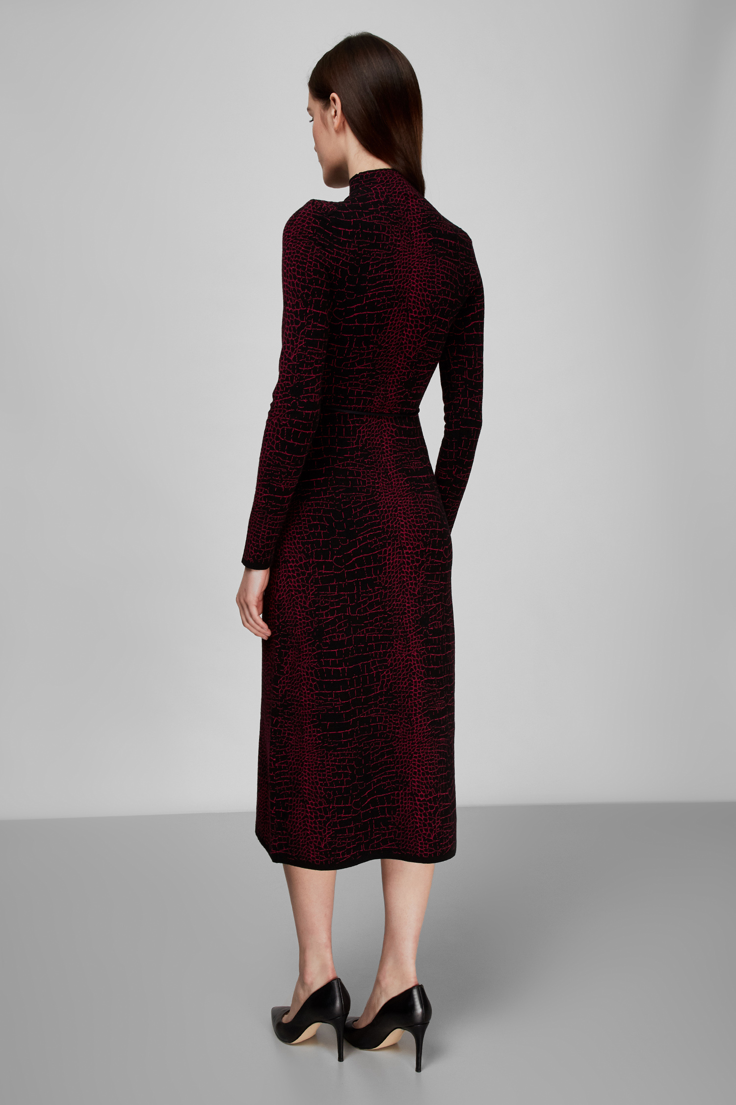 Женское черное платье с узором HUGO 50462667;960