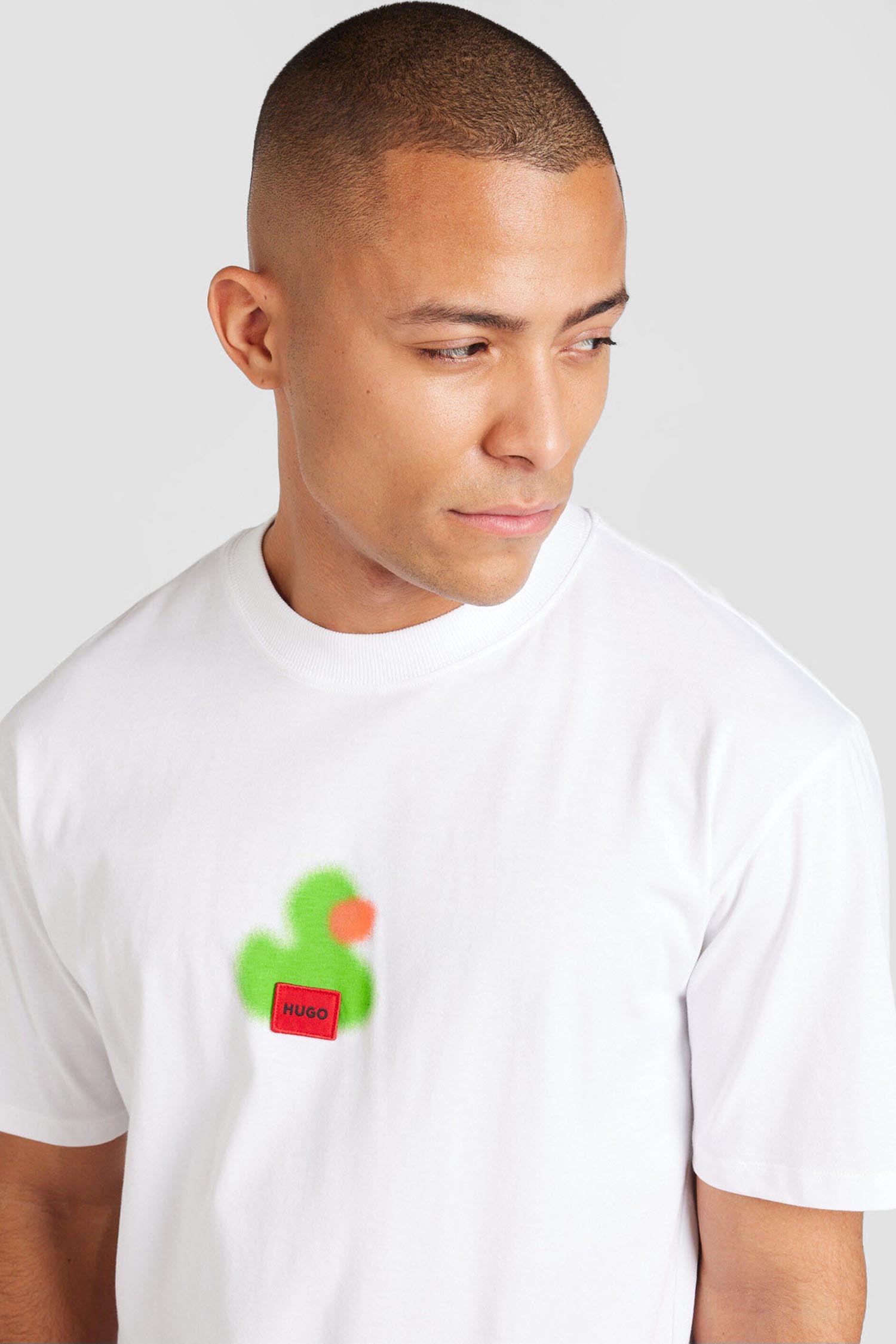 Мужская белая футболка HUGO 50519004;100