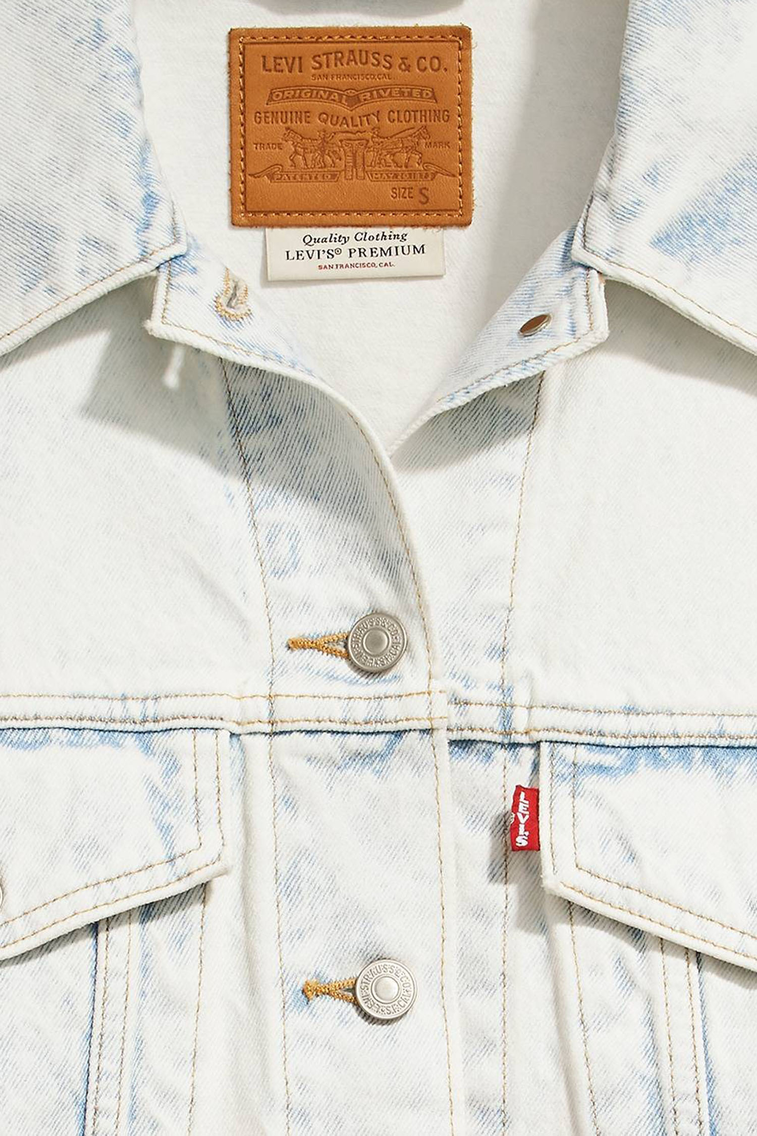 Женская белая джинсовая куртка Levi’s® A1743;0051