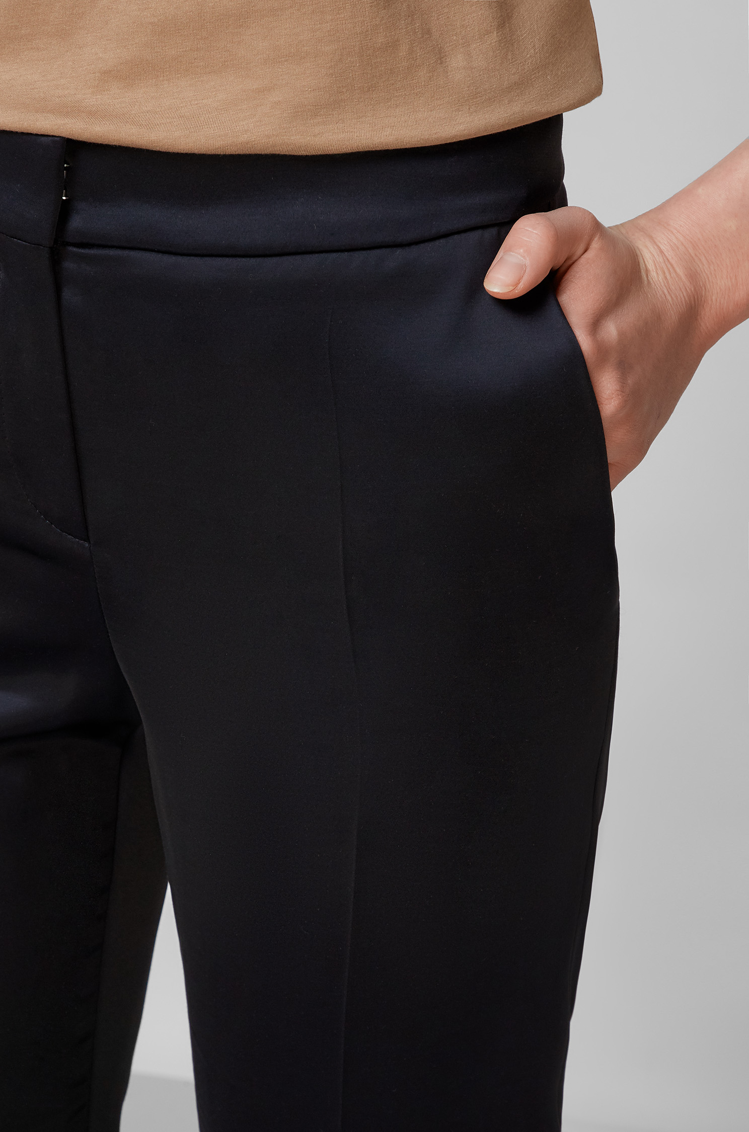 Женские черные брюки BOSS 50463773;001