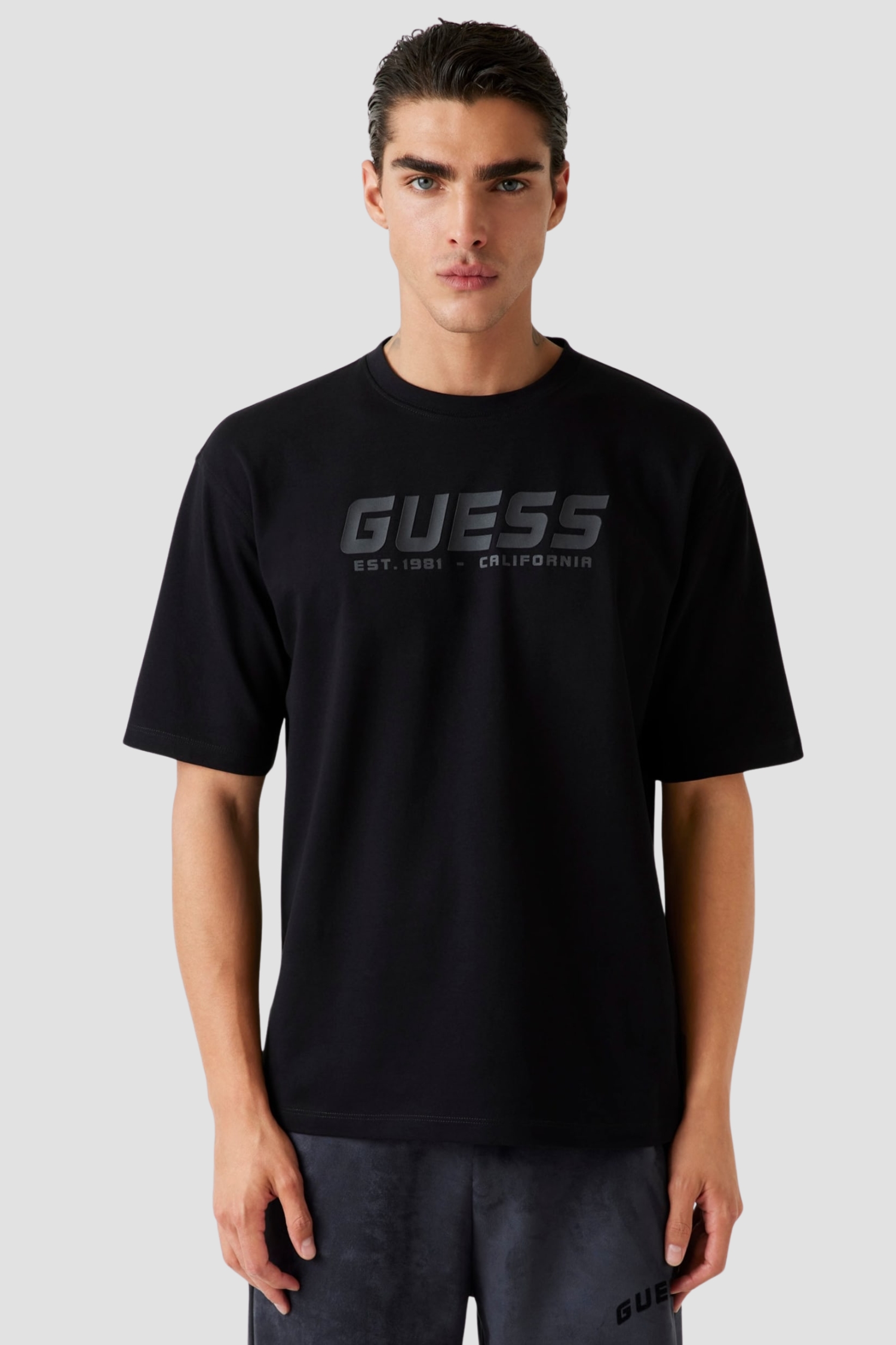 Чоловіча чорна футболка Guess Z5BI03.K1871;JBLK