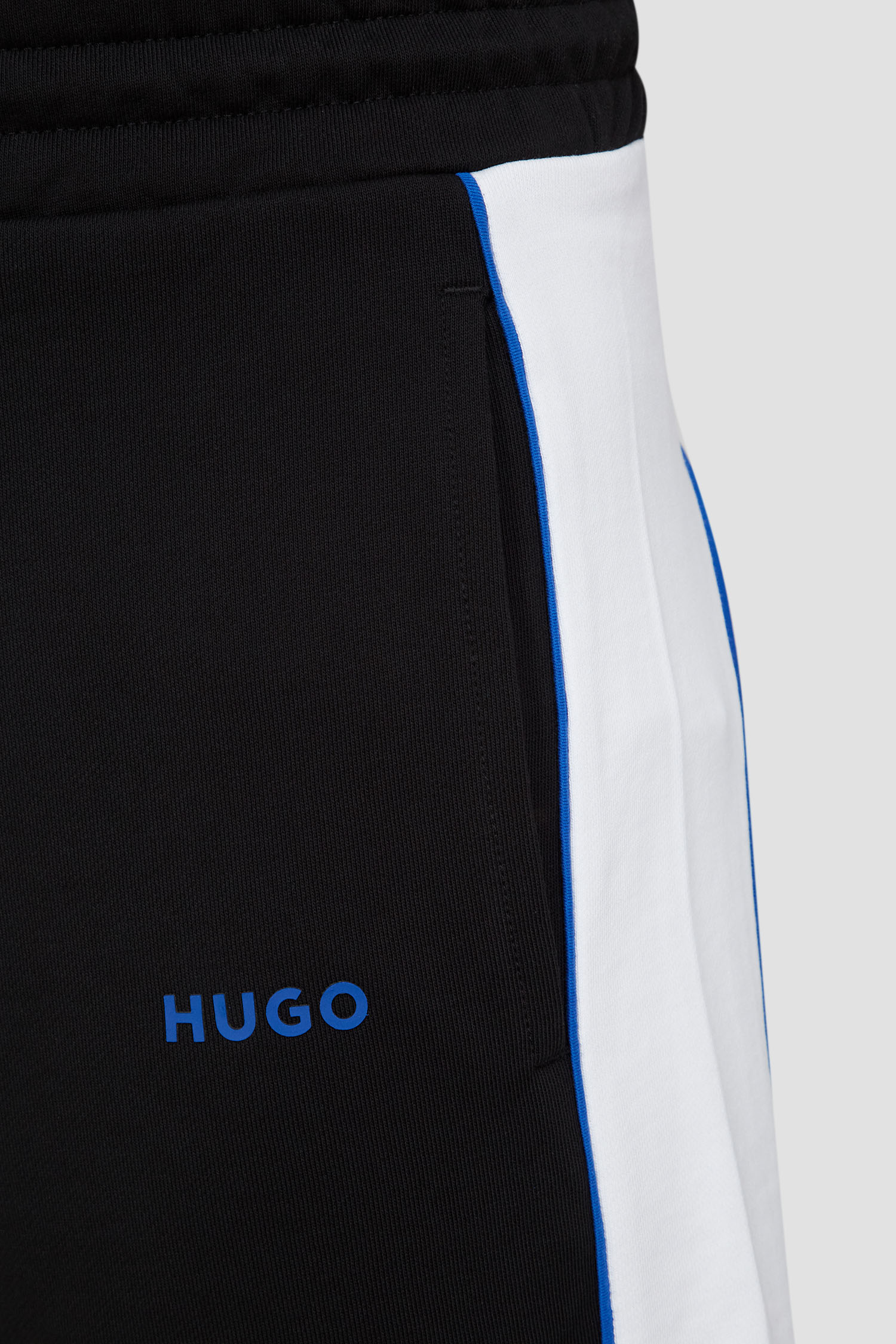 Мужские черные шорты HUGO BLUE 50510553;001