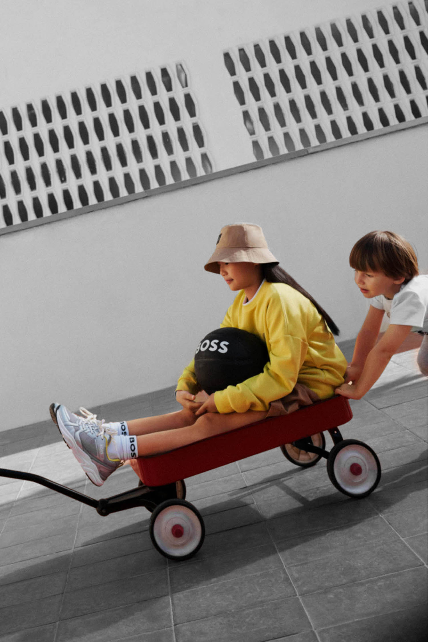 Дитячий жовтий світшот BOSS kids J50640;609