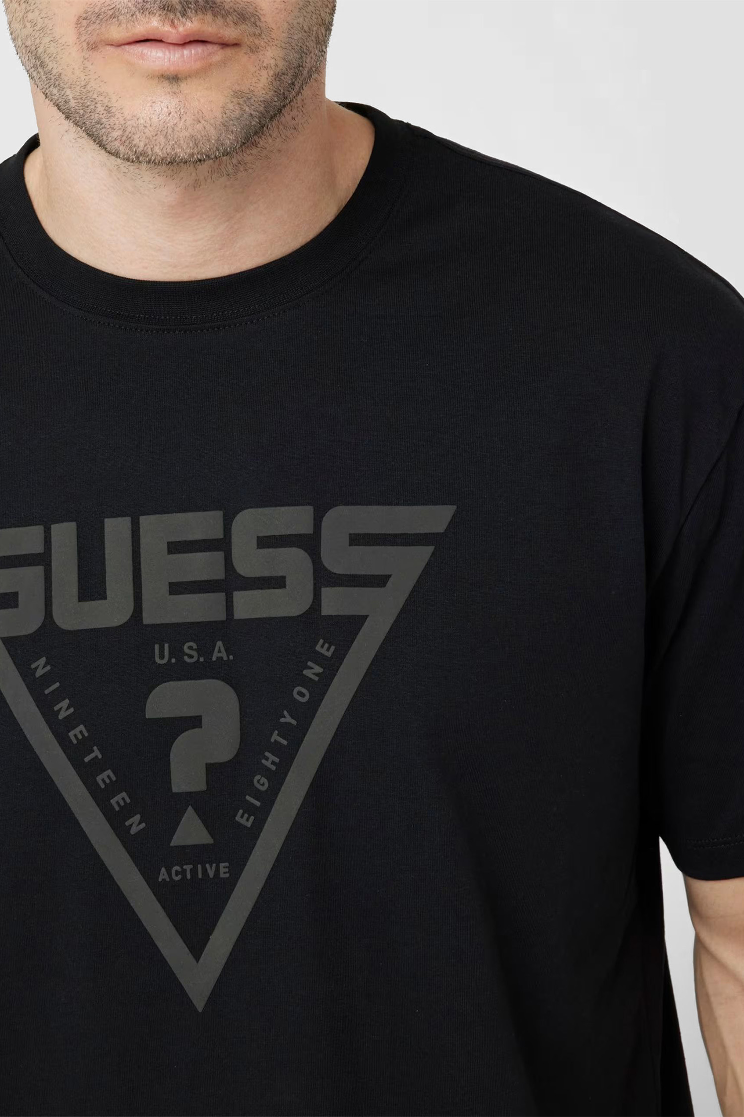 Чоловіча чорна футболка Guess Z4BI02.I3Z14;JBLK