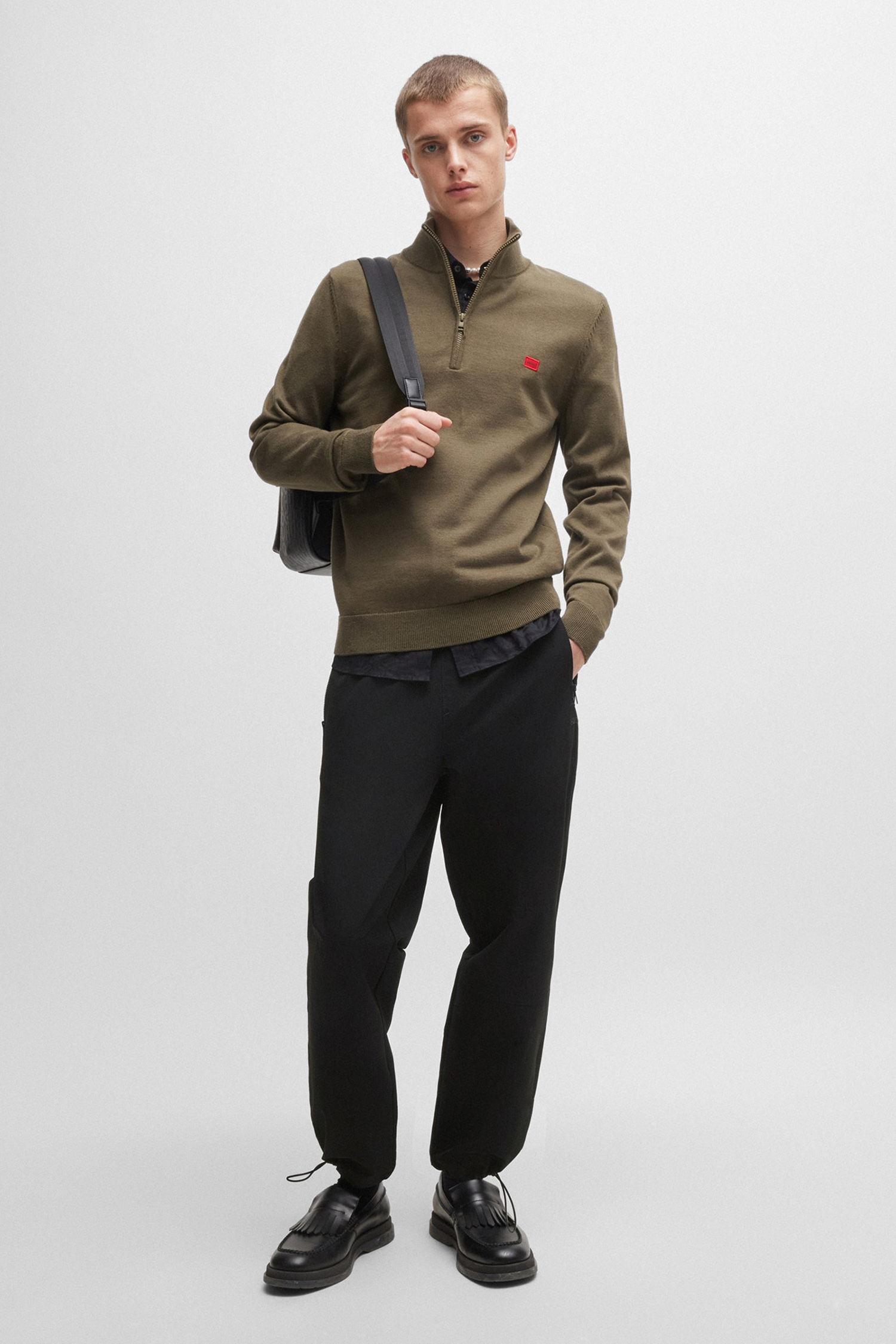 Чоловічі чорні спортивні штани HUGO 50516635;001