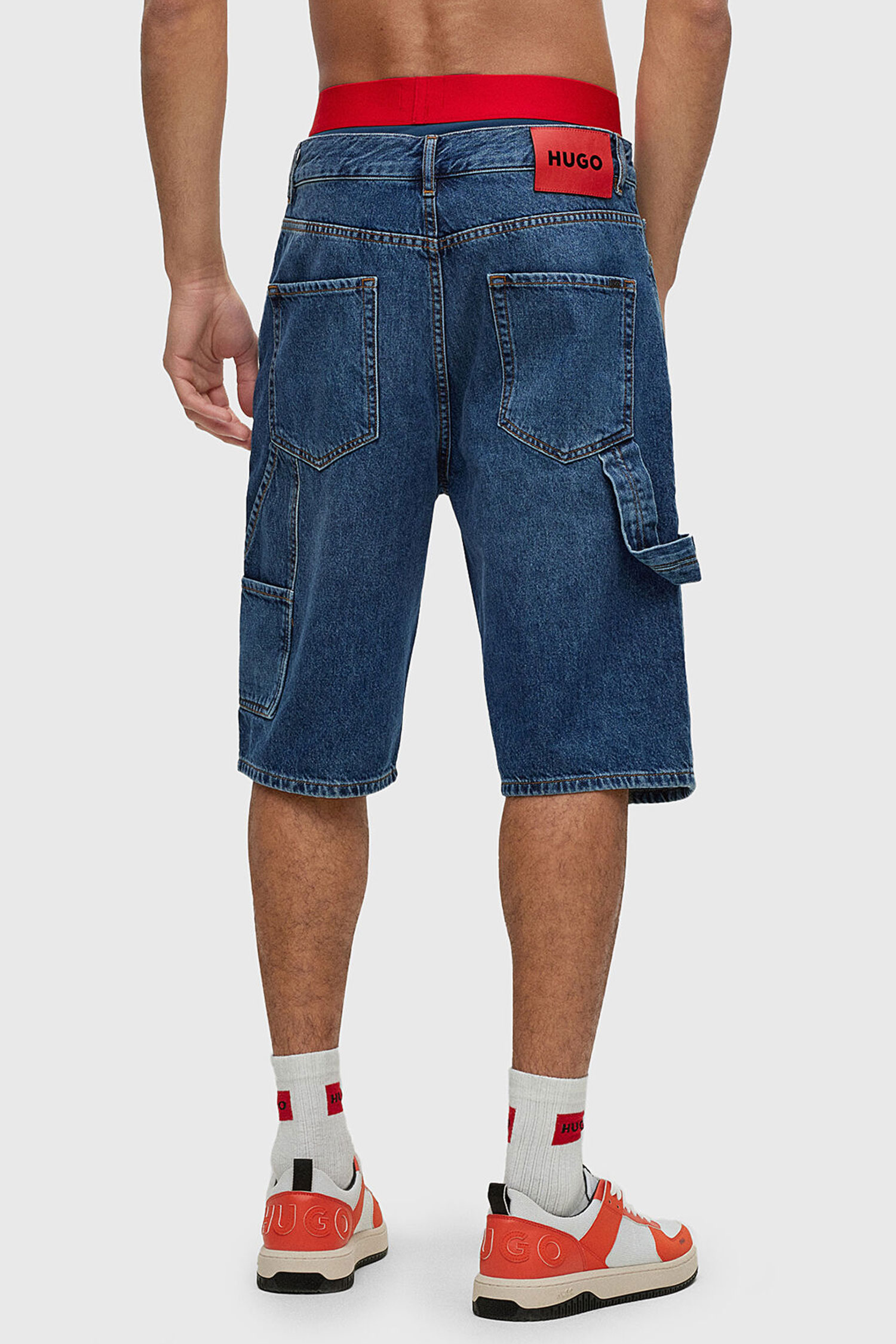 Мужские синие джинсовые шорты HUGO 50489985;433