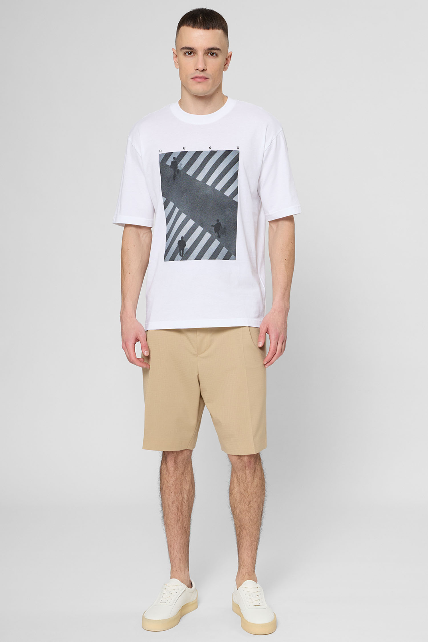 Чоловічі бежеві шорти HUGO 50554659;269