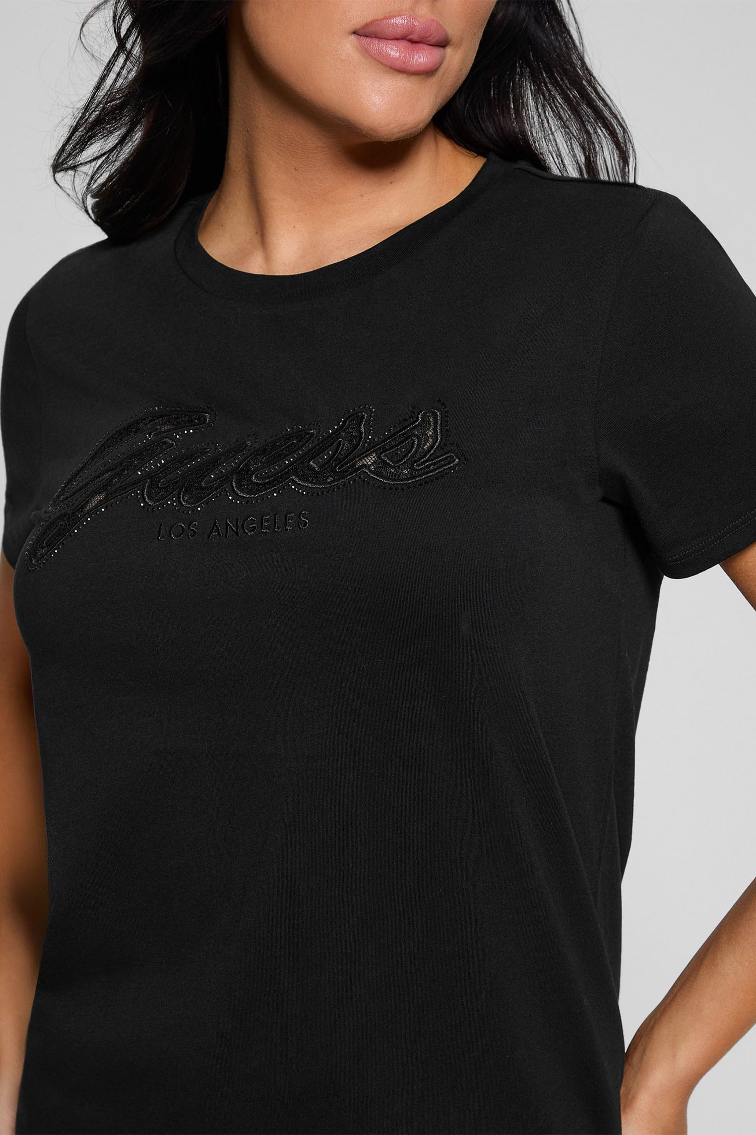 Женская черная футболка Guess W5RI08.K9RM1;JBLK