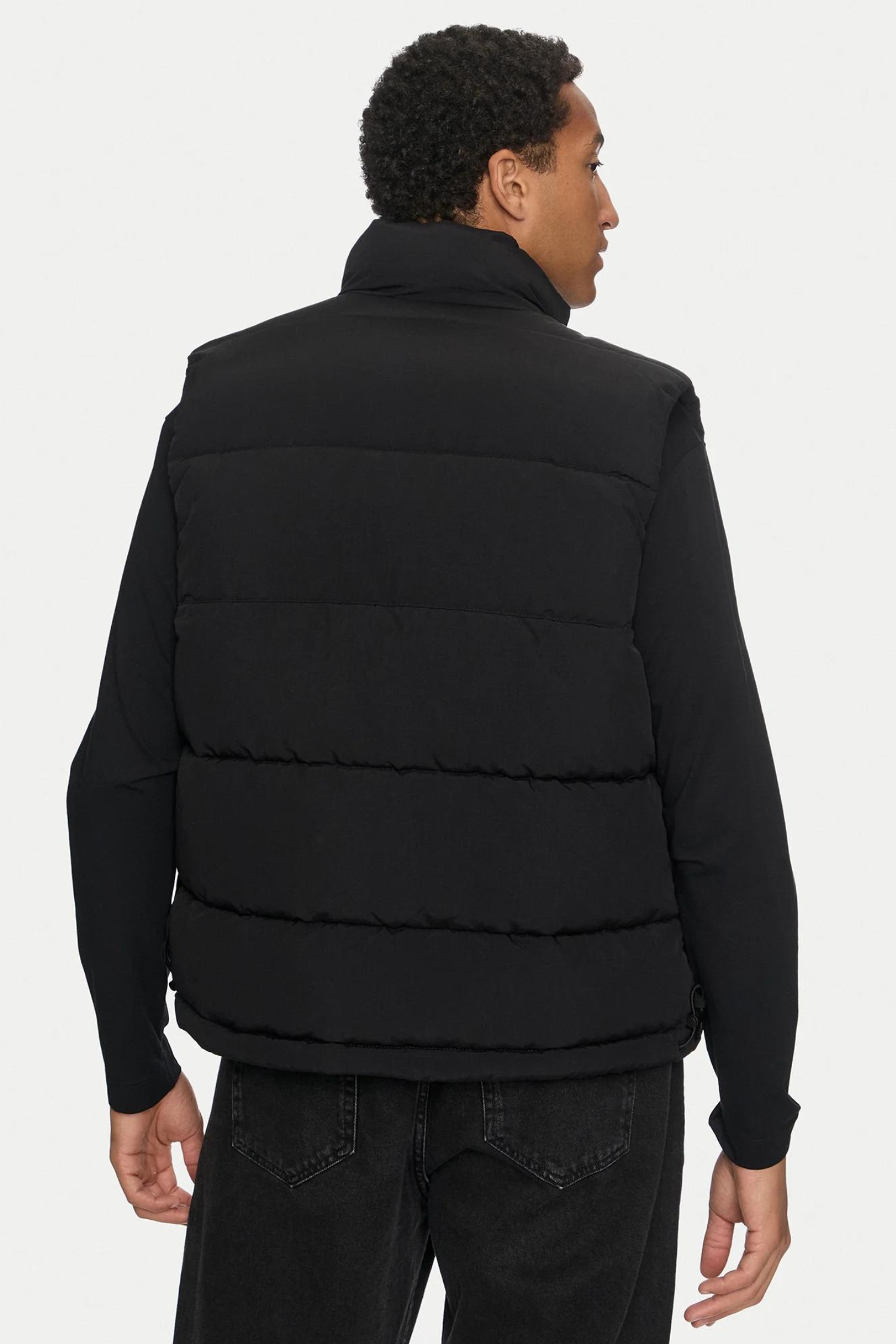 Мужской черный жилет HUGO 50520221;001