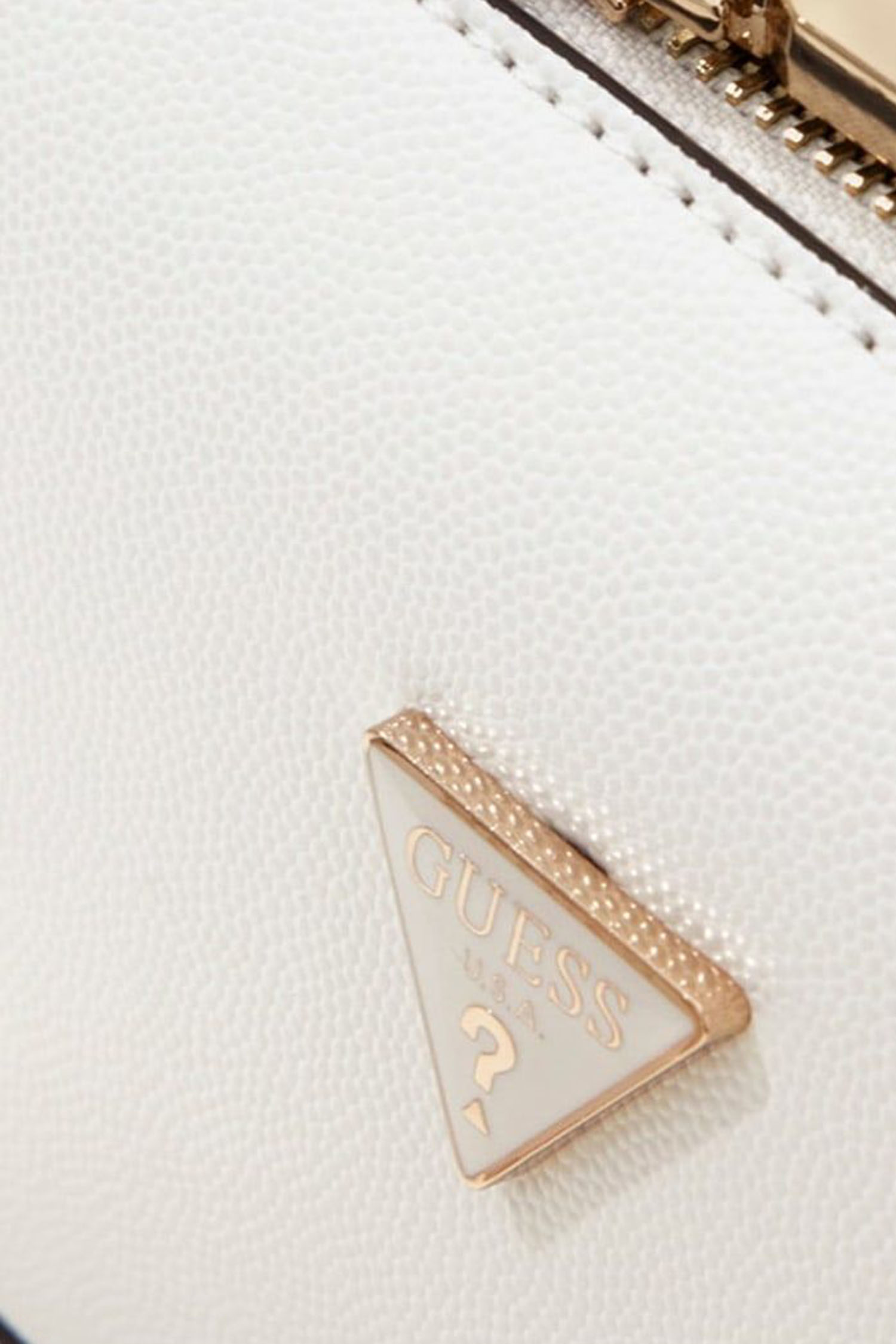Женская белая сумка Guess HWBG99.32720;WHI
