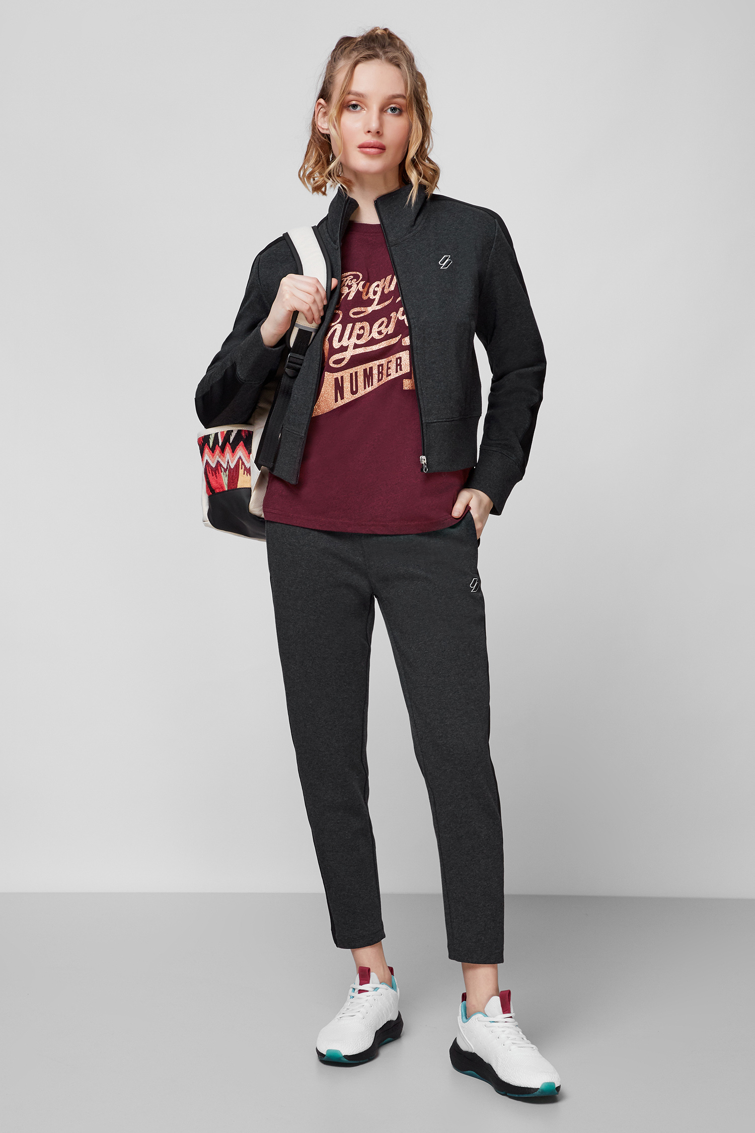 Жіночі сірі спортивні штани SuperDry W7010549A;3JV