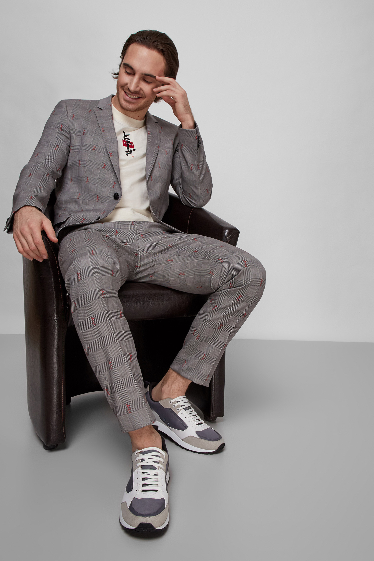 Мужской серый шерстяной костюм в клетку(пиджак, брюки) HUGO 50459659;021