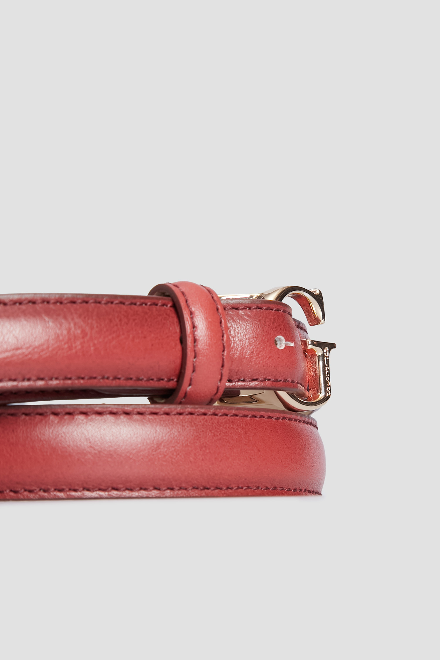 Женский красный кожаный ремень Guess BW9119.P4220;RED