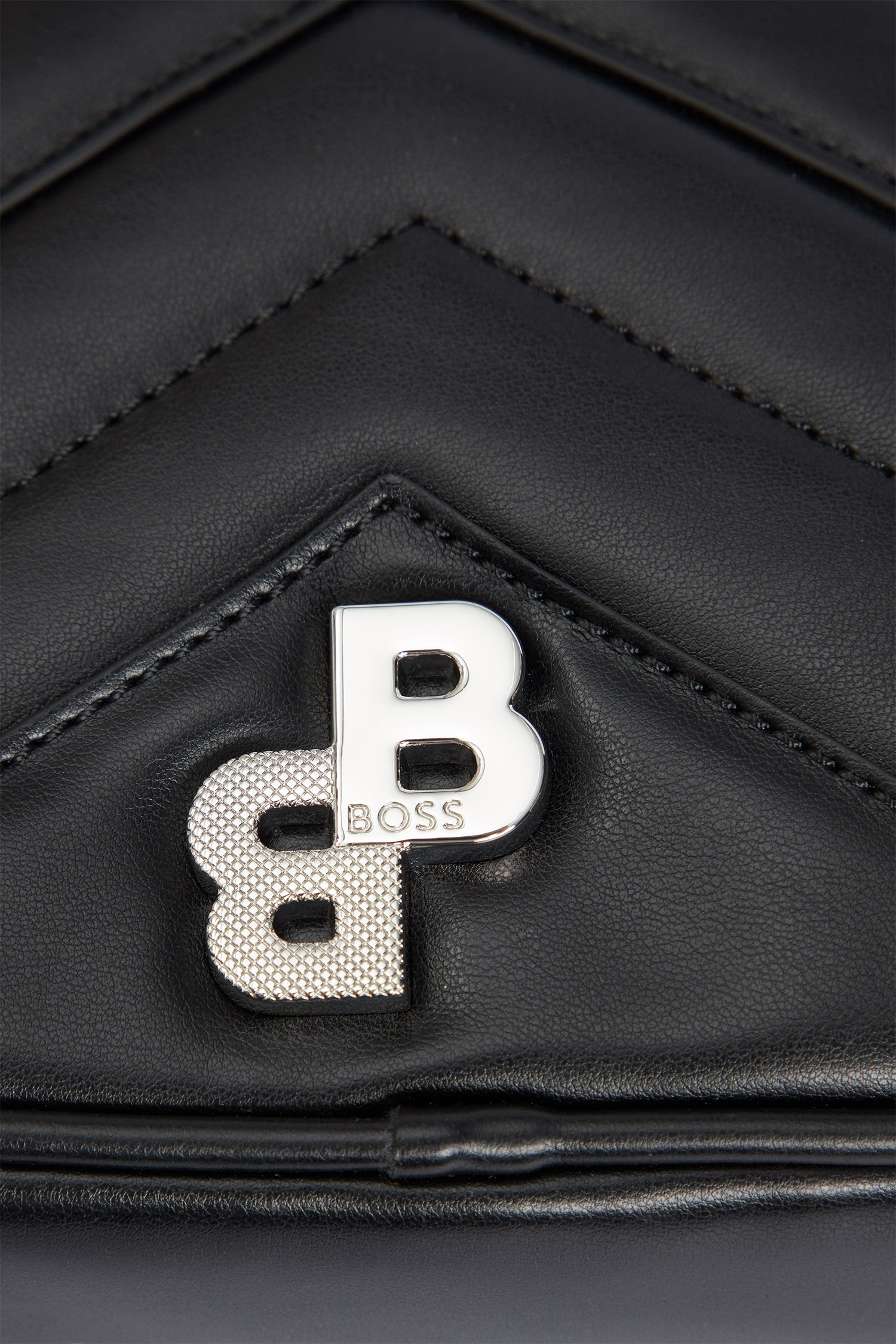 Женская черная сумка BOSS 50498943;001