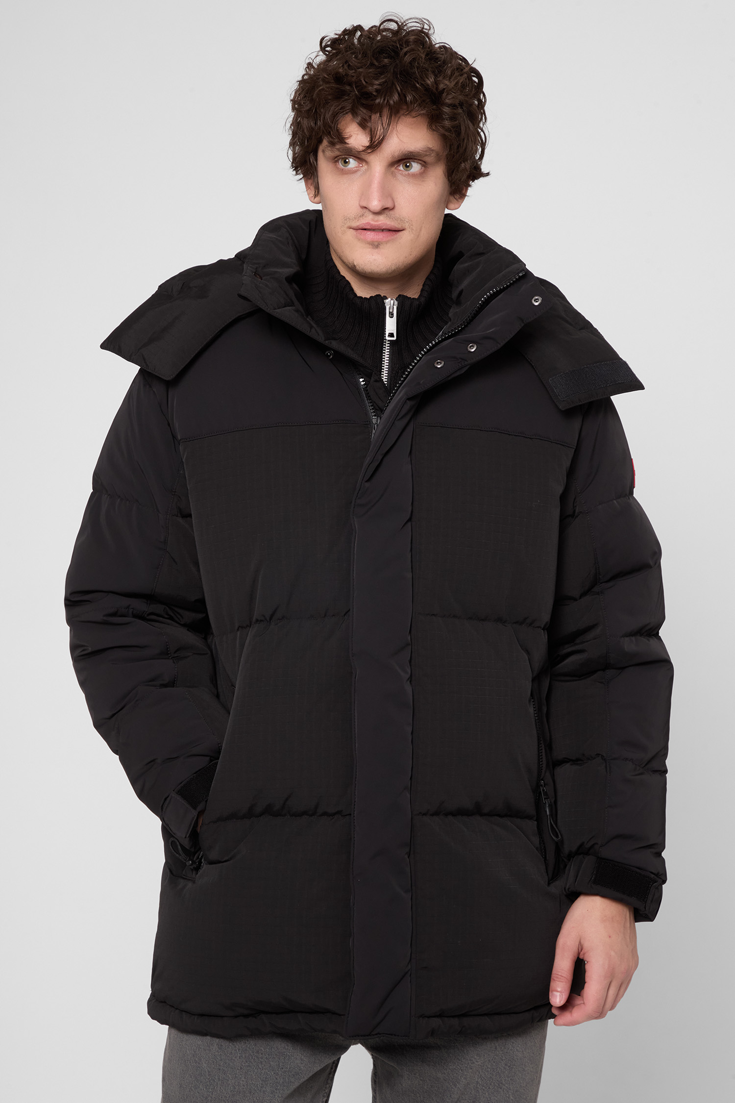 Чоловічий чорний пуховик HUGO 50547890;001