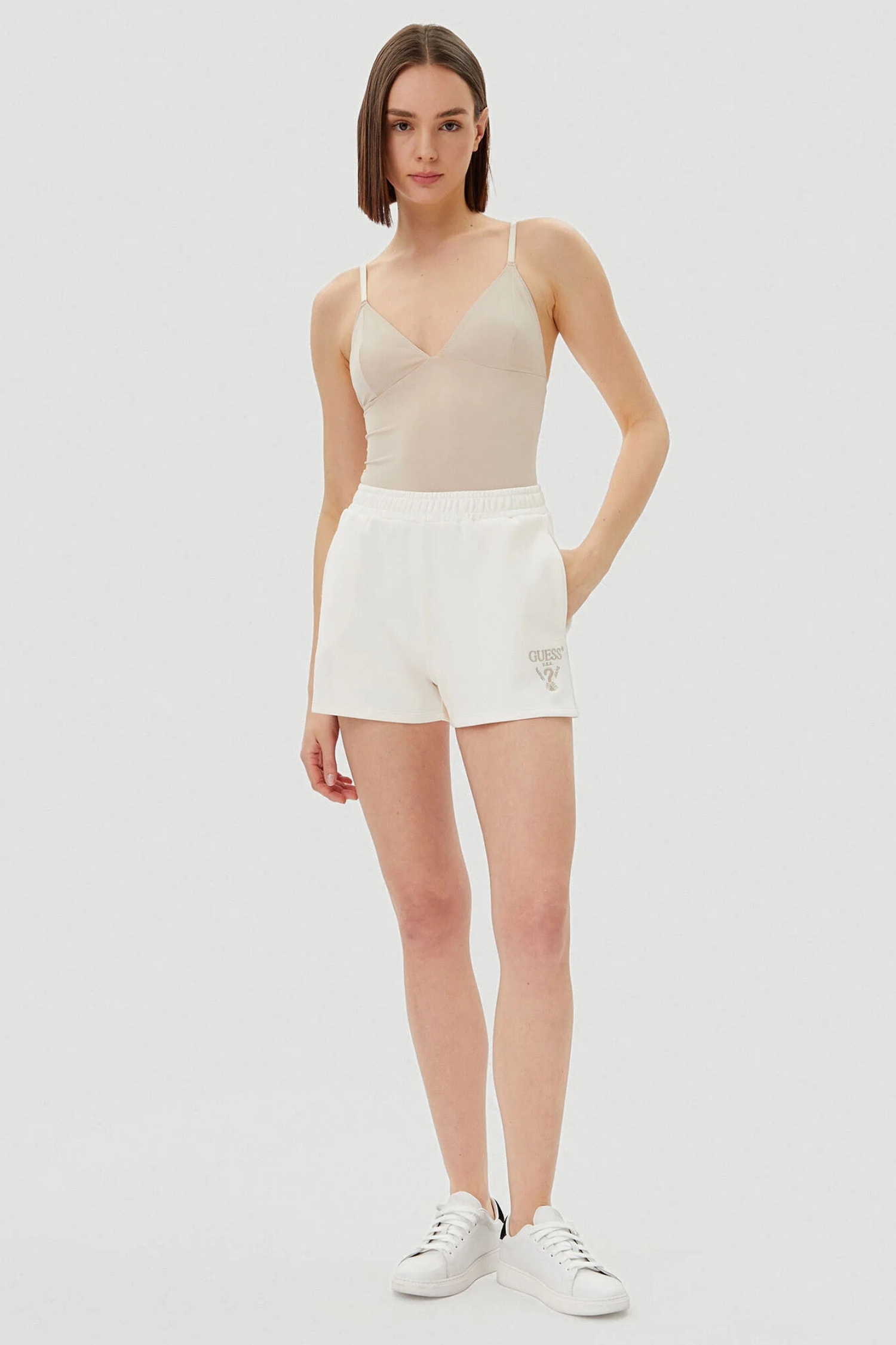 Женские белые шорты Guess V5GD19.KC3D2;G6K5