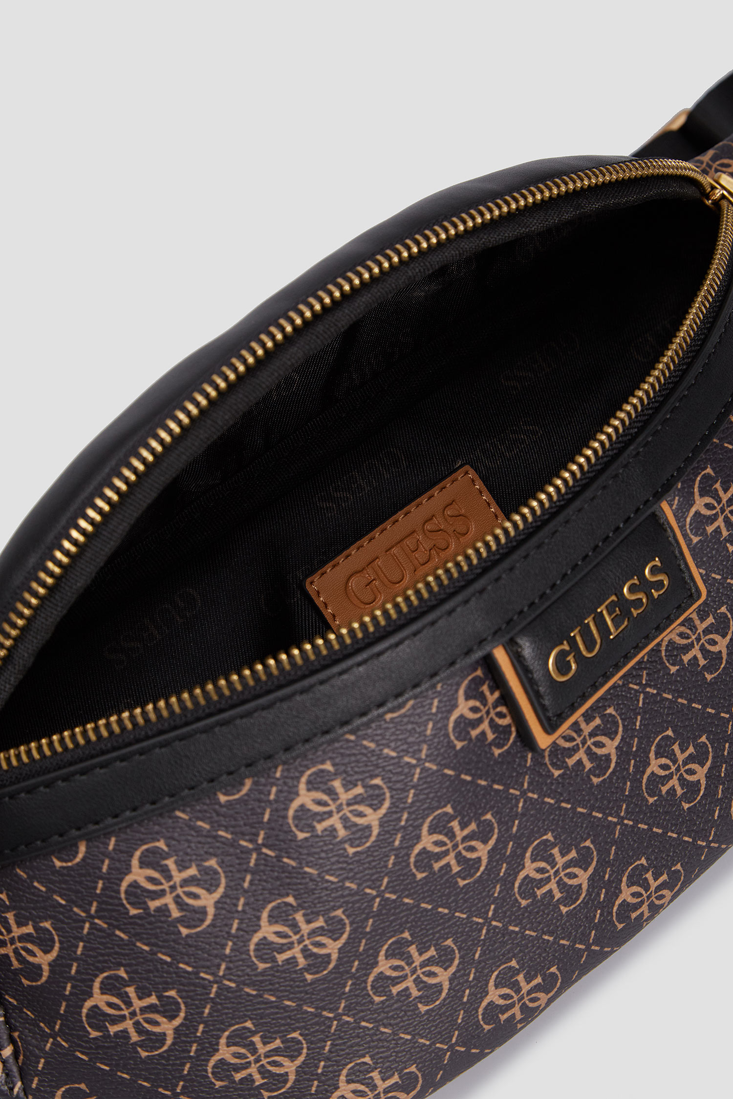 Мужская черная поясная сумка Guess HMVEZL.P1130;BOC — Ultrashop