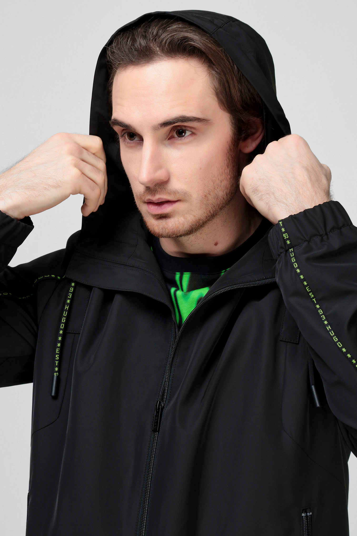 Чоловіча чорна вітровка HUGO 50462336;001