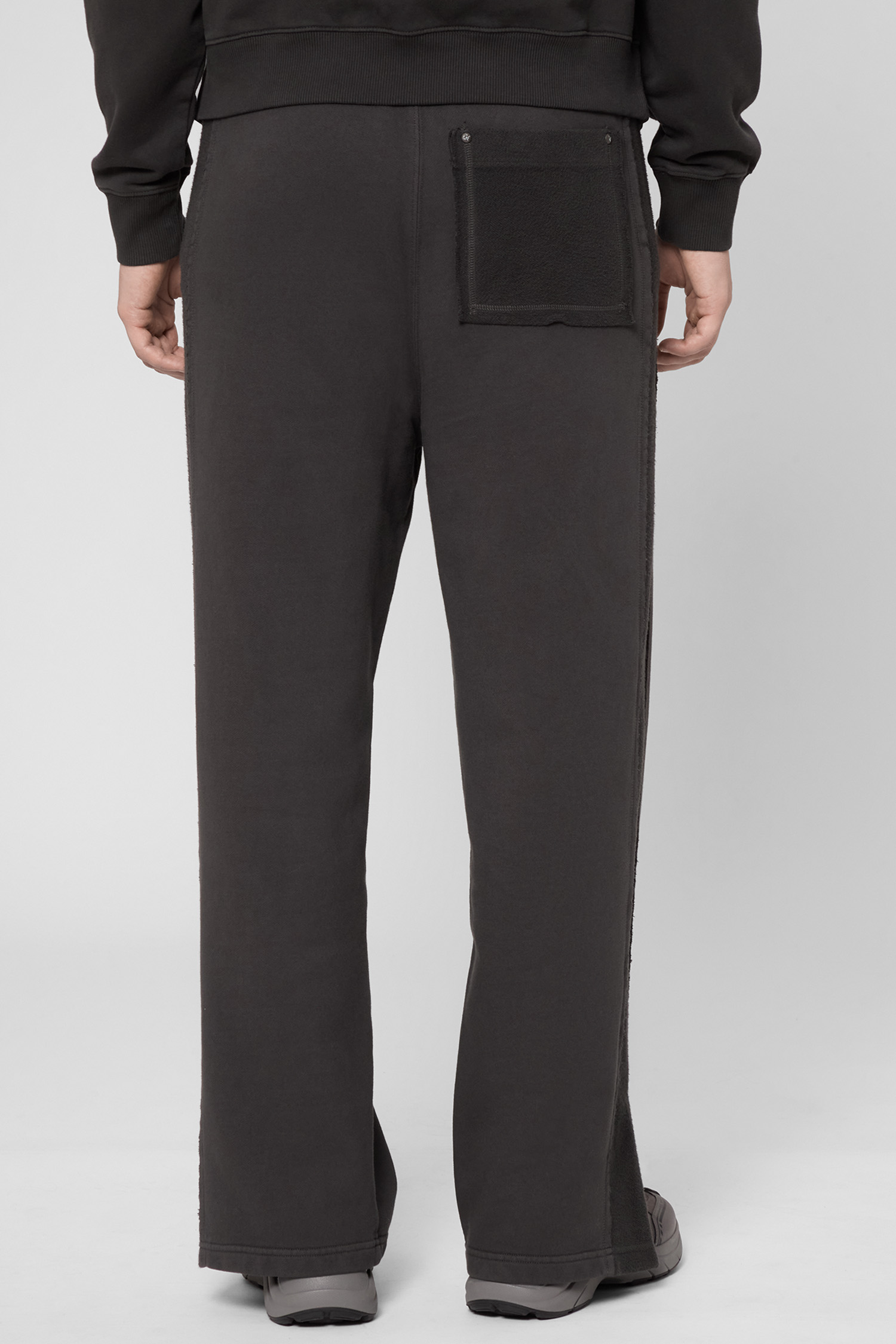 Чоловічі темно-сірі спортивні штани HUGO BLUE 50542841;001