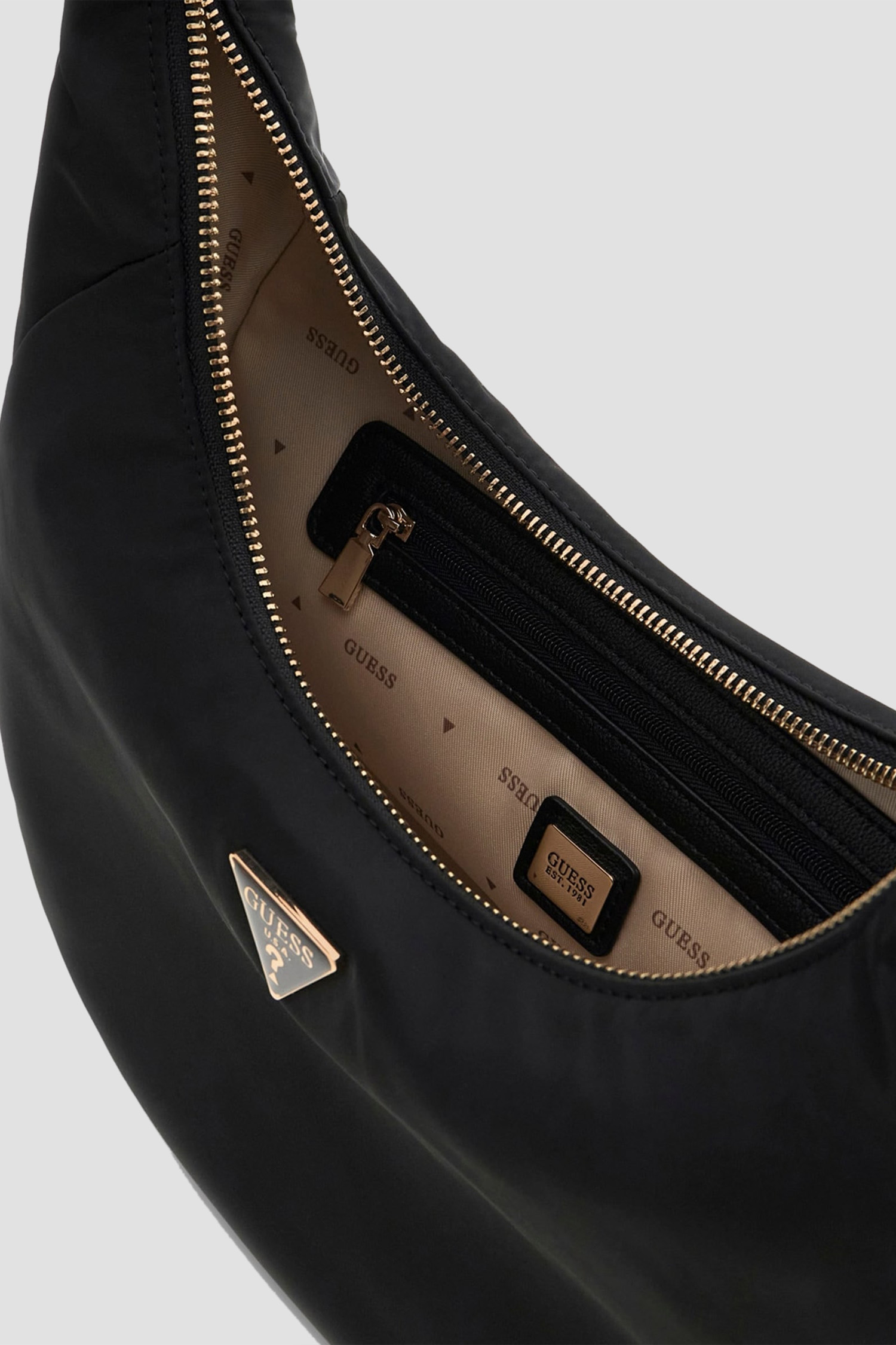 Женская черная сумка Guess HWEYG8.39503;BLA