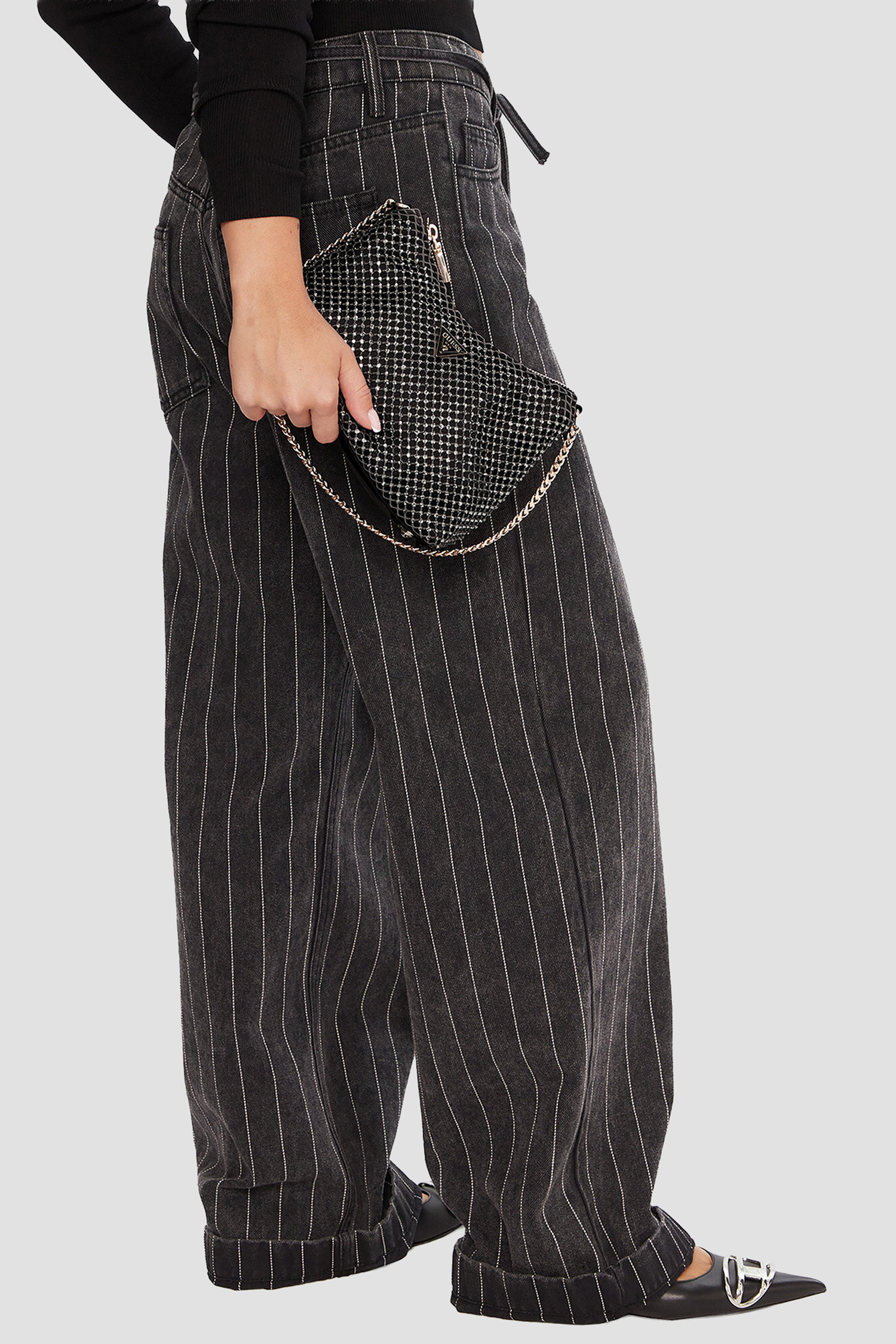 Женская черная сумка Guess HWCE93.50170;PEW