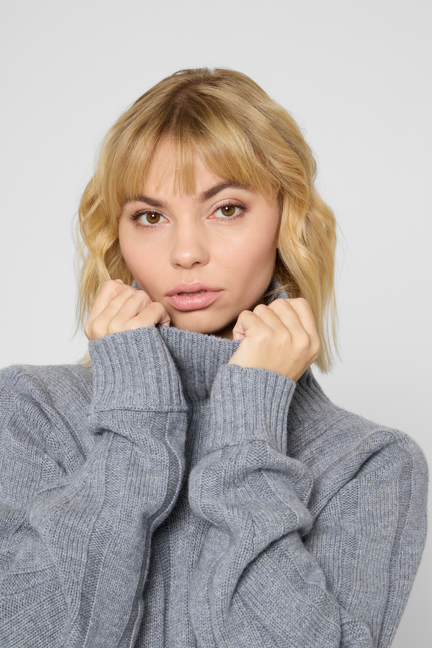 Жіночий сірий вовняний светр BOSS 50547893;058