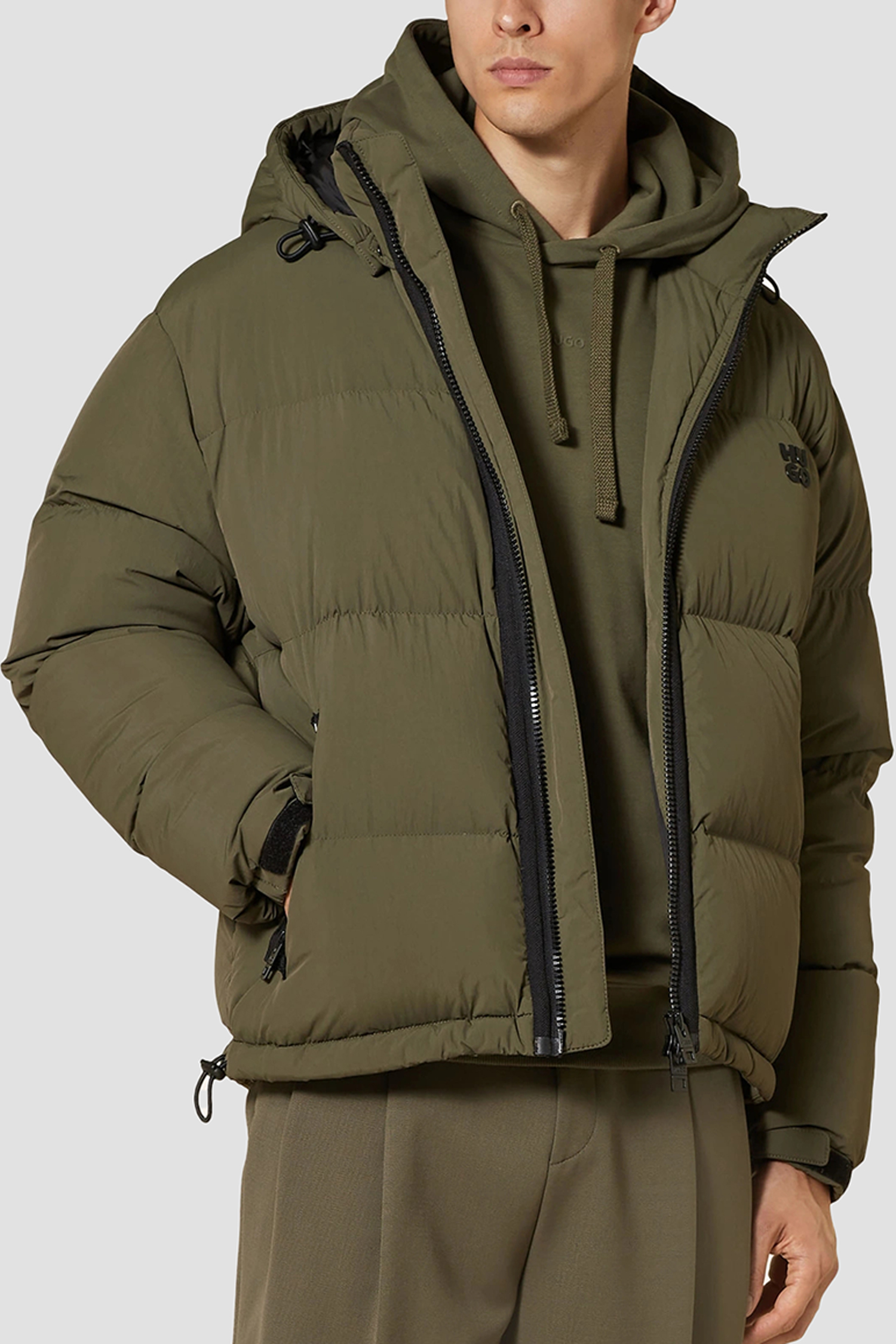 Мужской зеленый пуховик HUGO 50522935;257