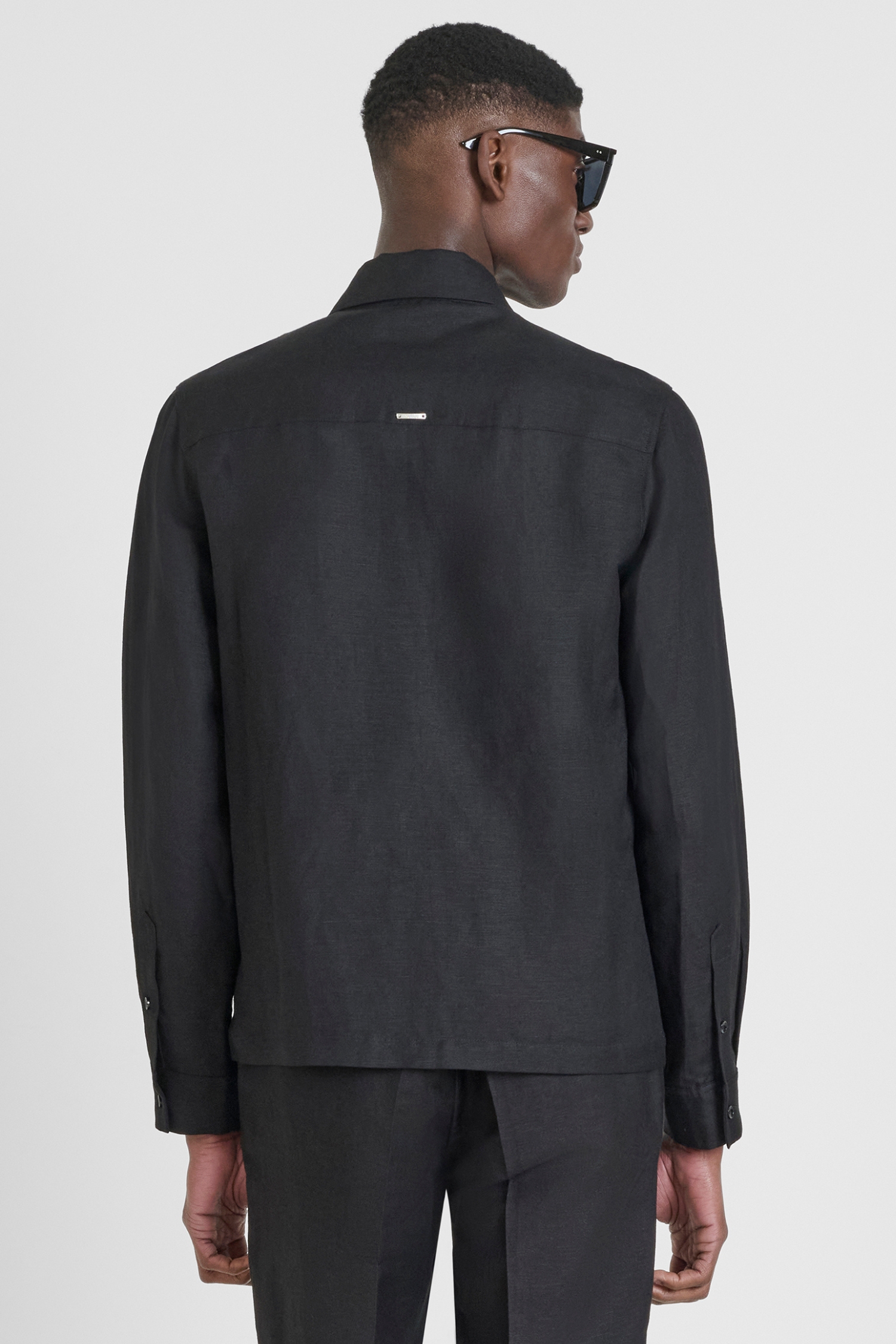 Мужская черная льняная рубашка Antony Morato MMSL00748.FA900135;9000