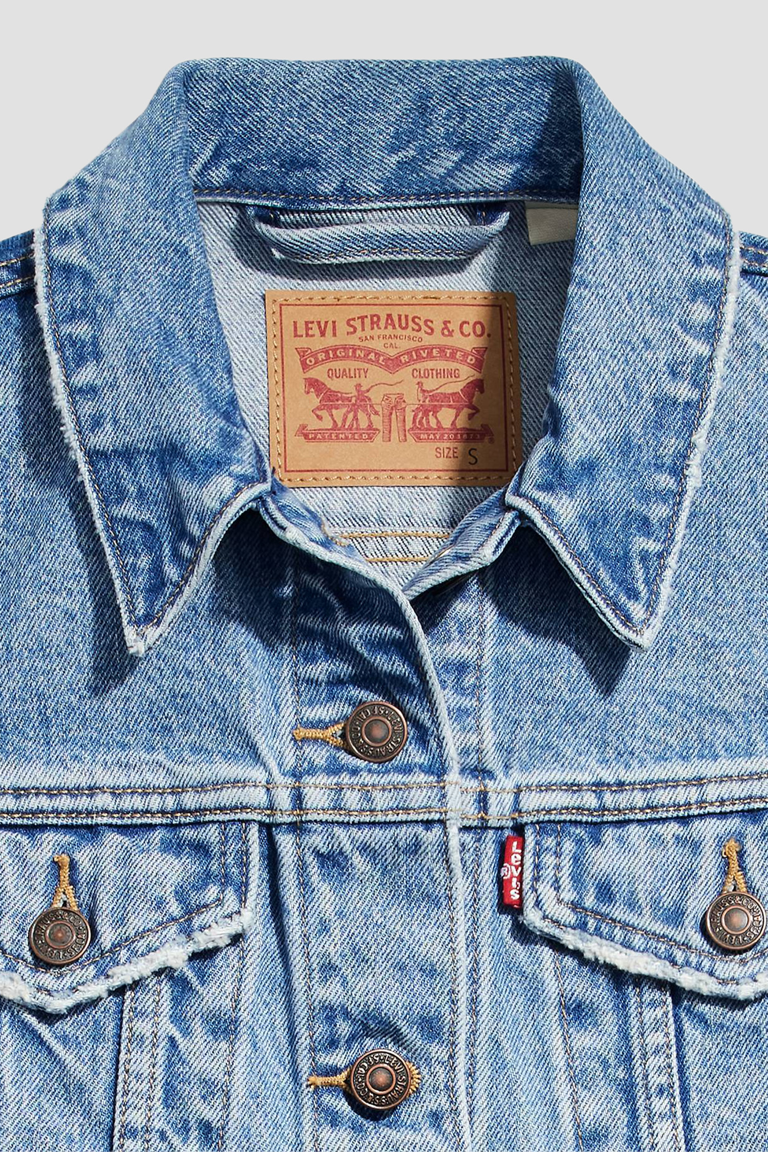 Женский голубой джинсовый жилет Levi’s® A7437;0000