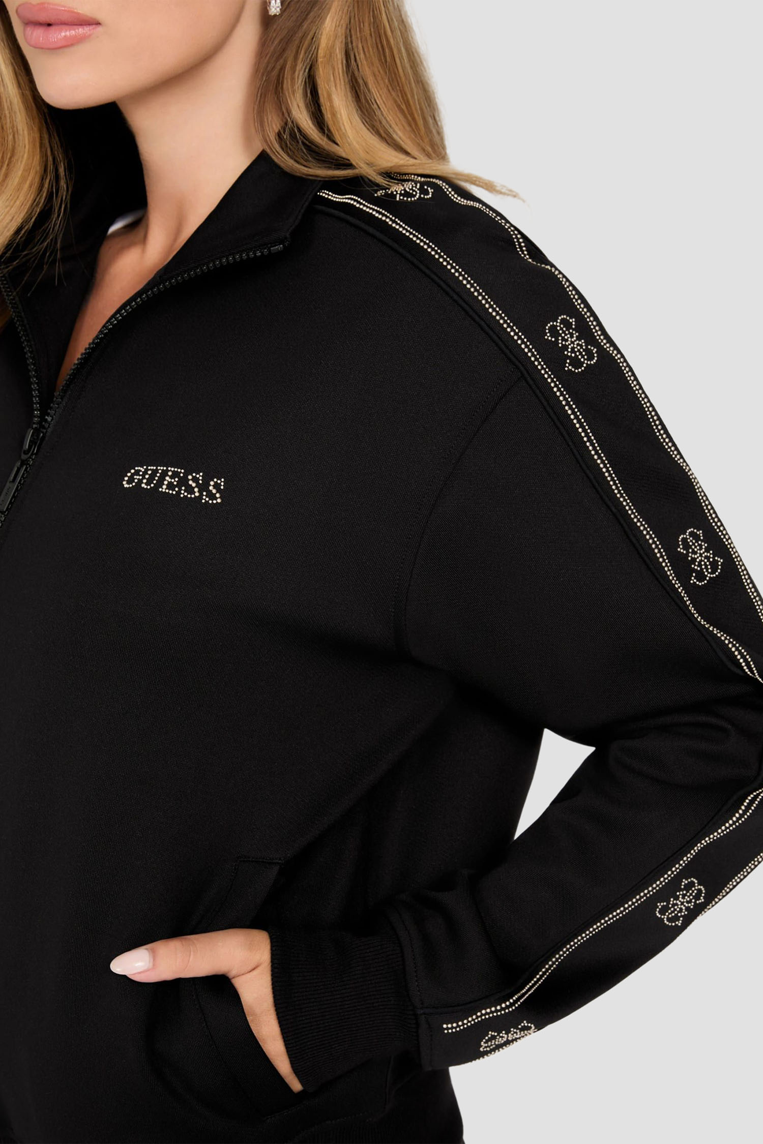 Жіноча чорна спортивна кофта Guess V5BQ15.KCX22;JBLK