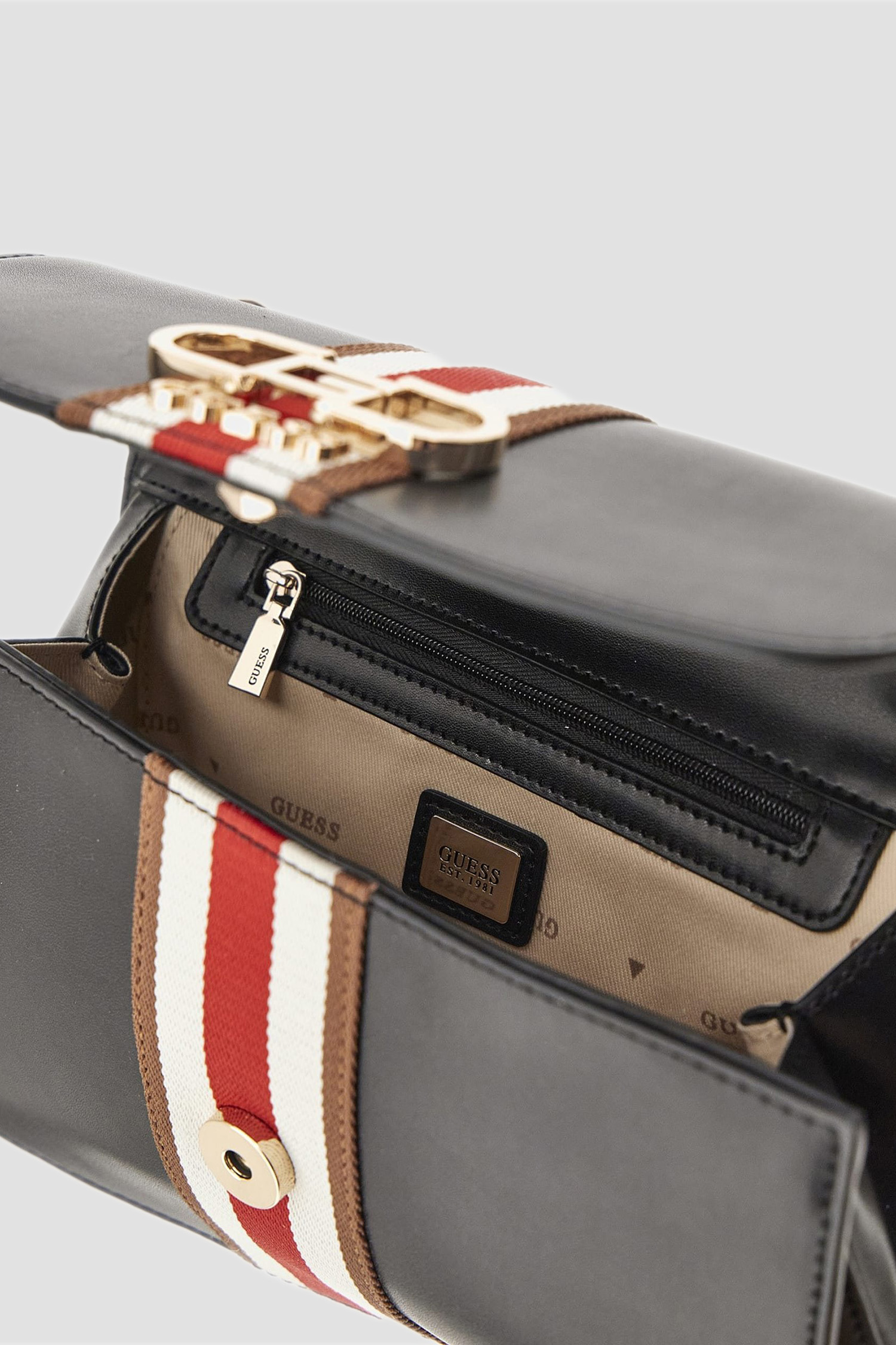 Жіноча чорна сумка Guess HWVG93.07200;BLA