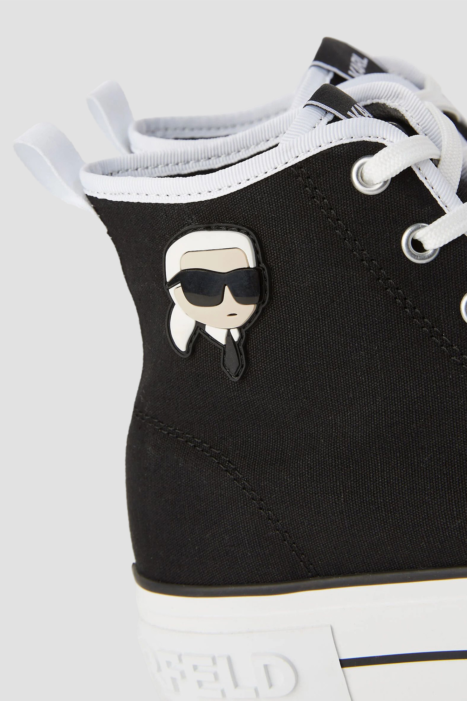 Женские черные кеды Karl Lagerfeld KL60444;900