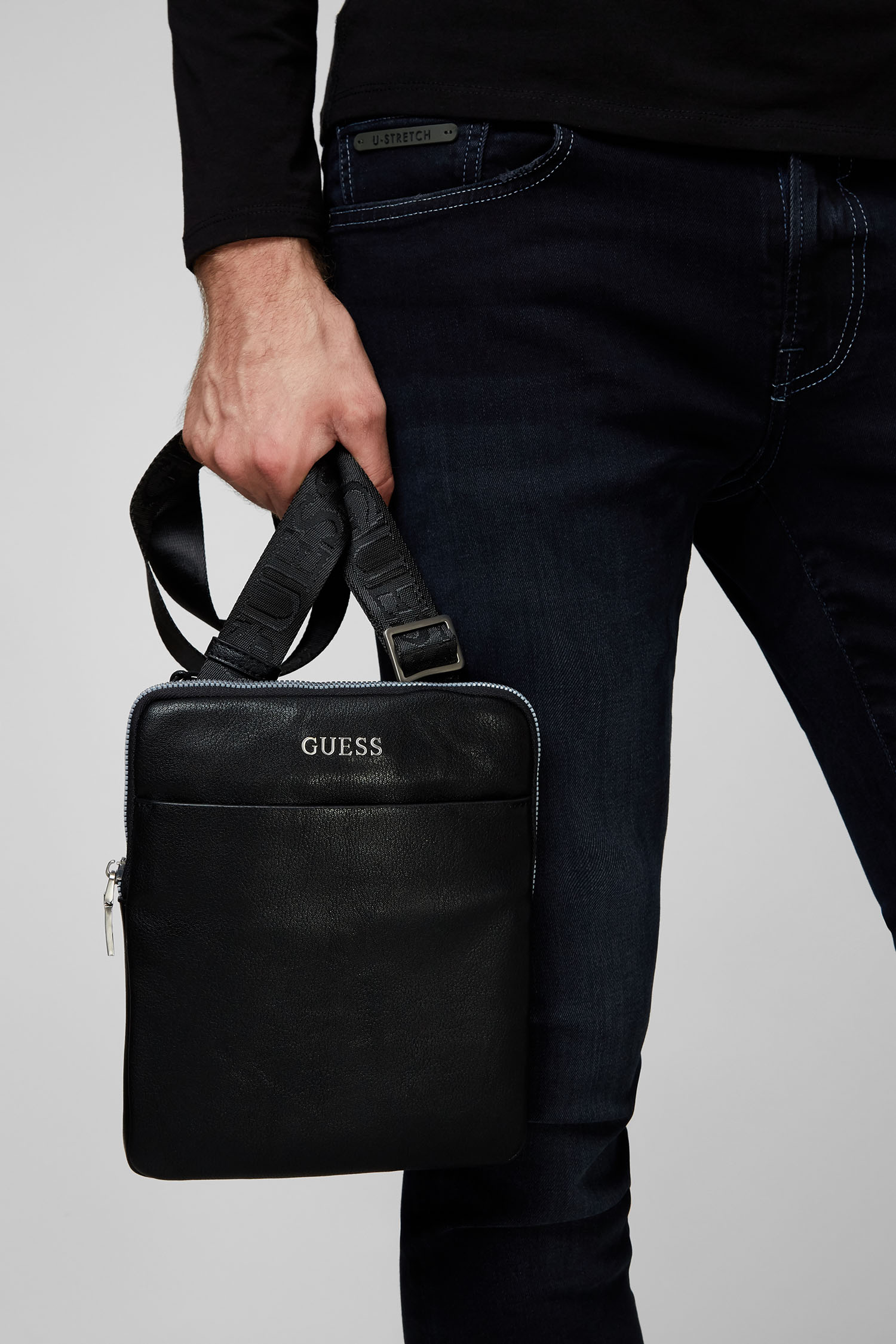 Мужская черная сумка через плечо Guess HMSCAL.P0424;BLA — Ultrashop