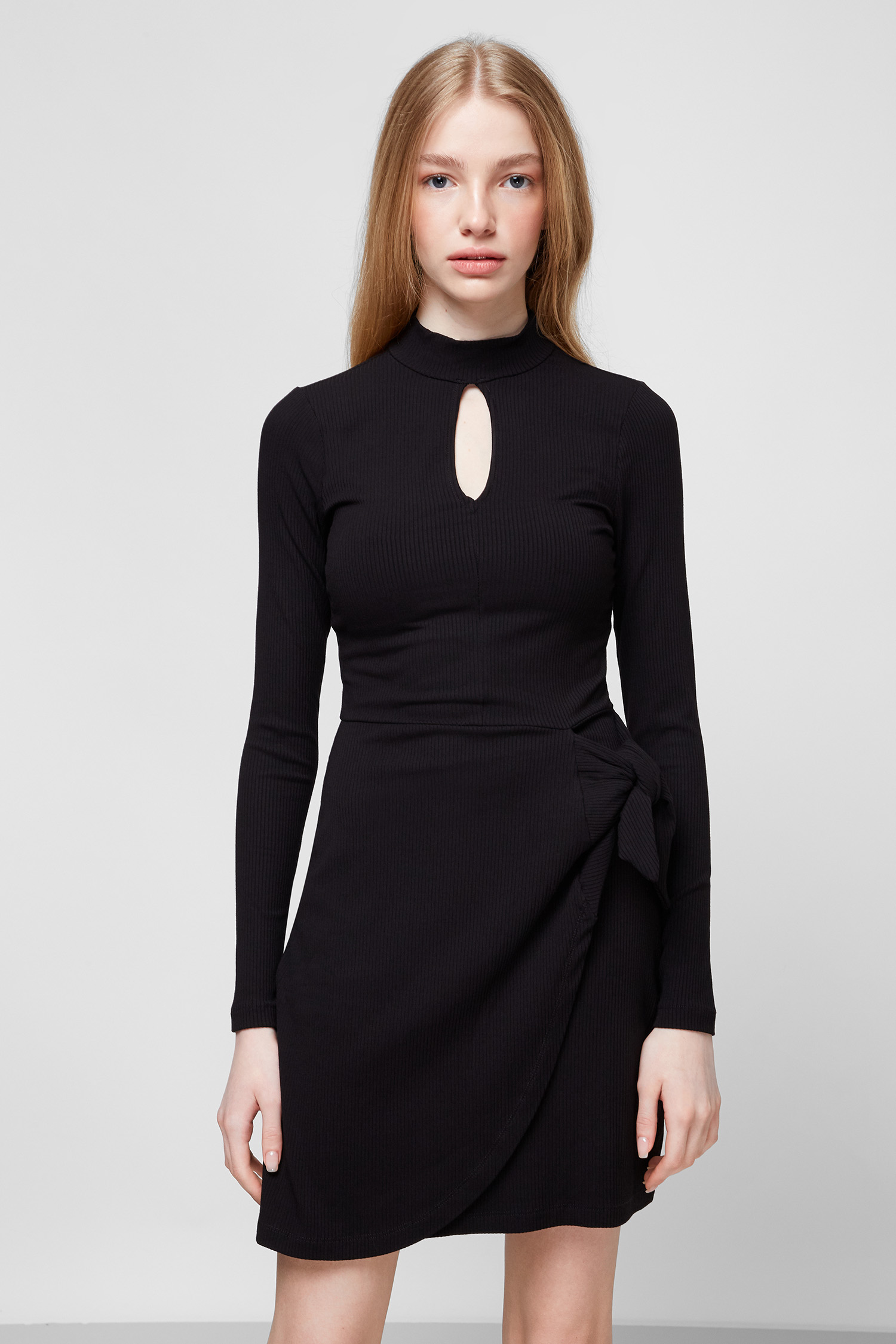 Черное платье для девушек Guess W1RK09.KAER2;JBLK