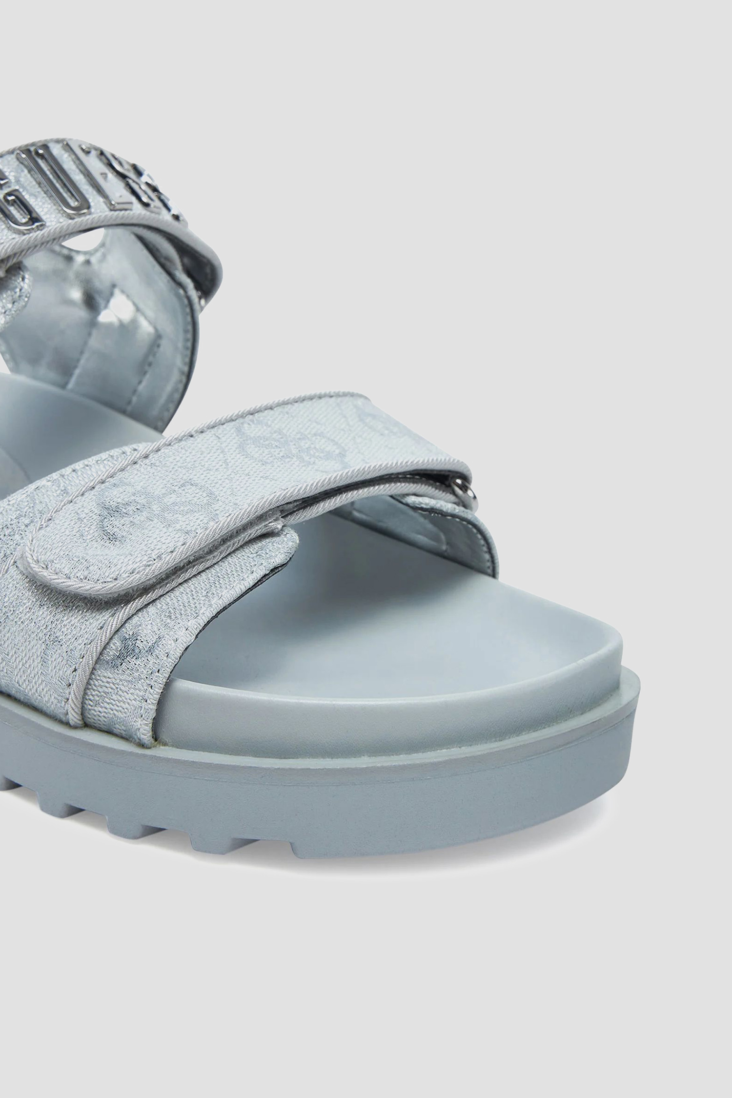 Женские серебристые сандалии Guess FLJFDS.LEL03;SILVE