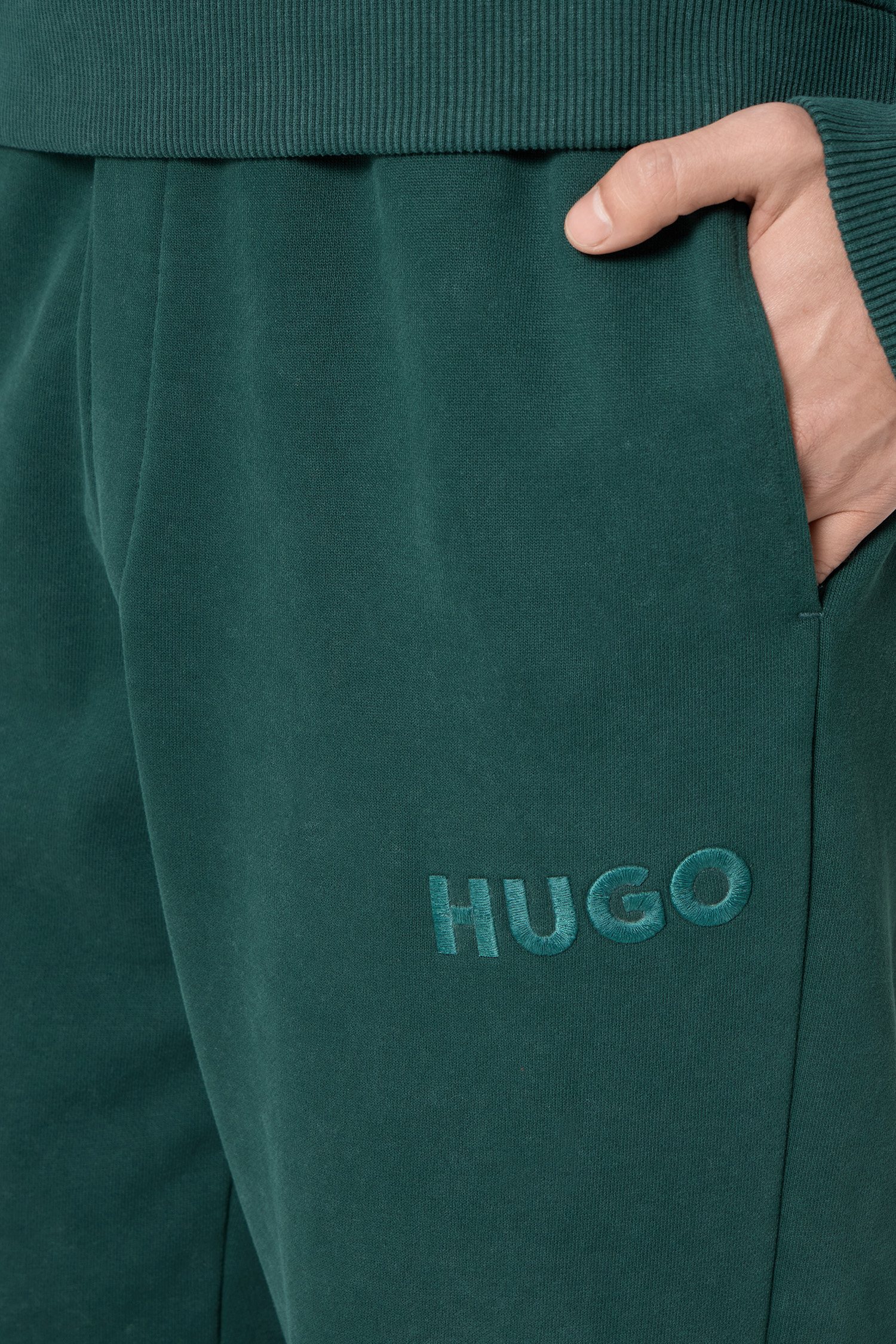 Чоловічі темно-зелені джогери HUGO 50546385;385