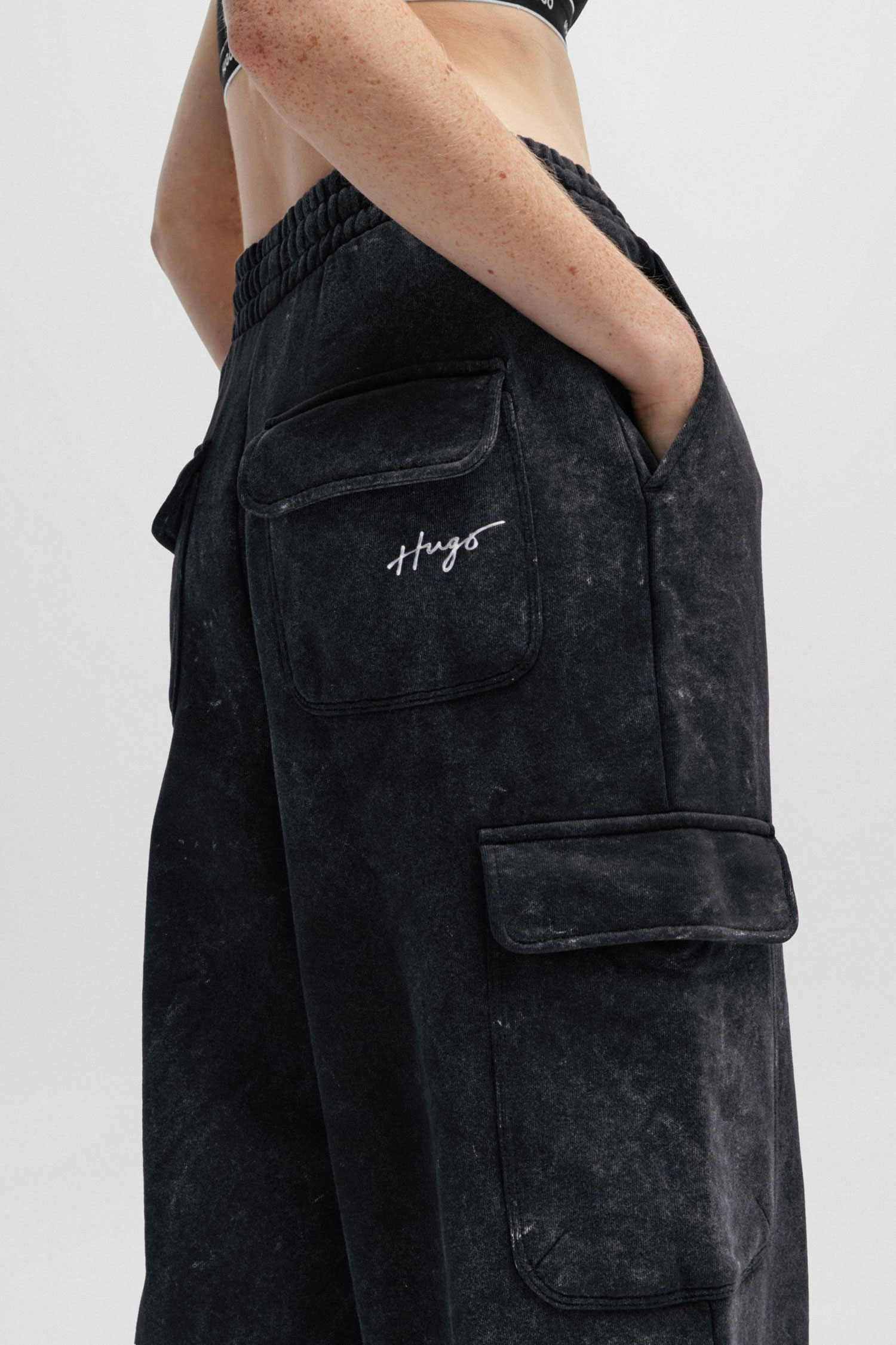 Женские черные карго HUGO 50505143;002