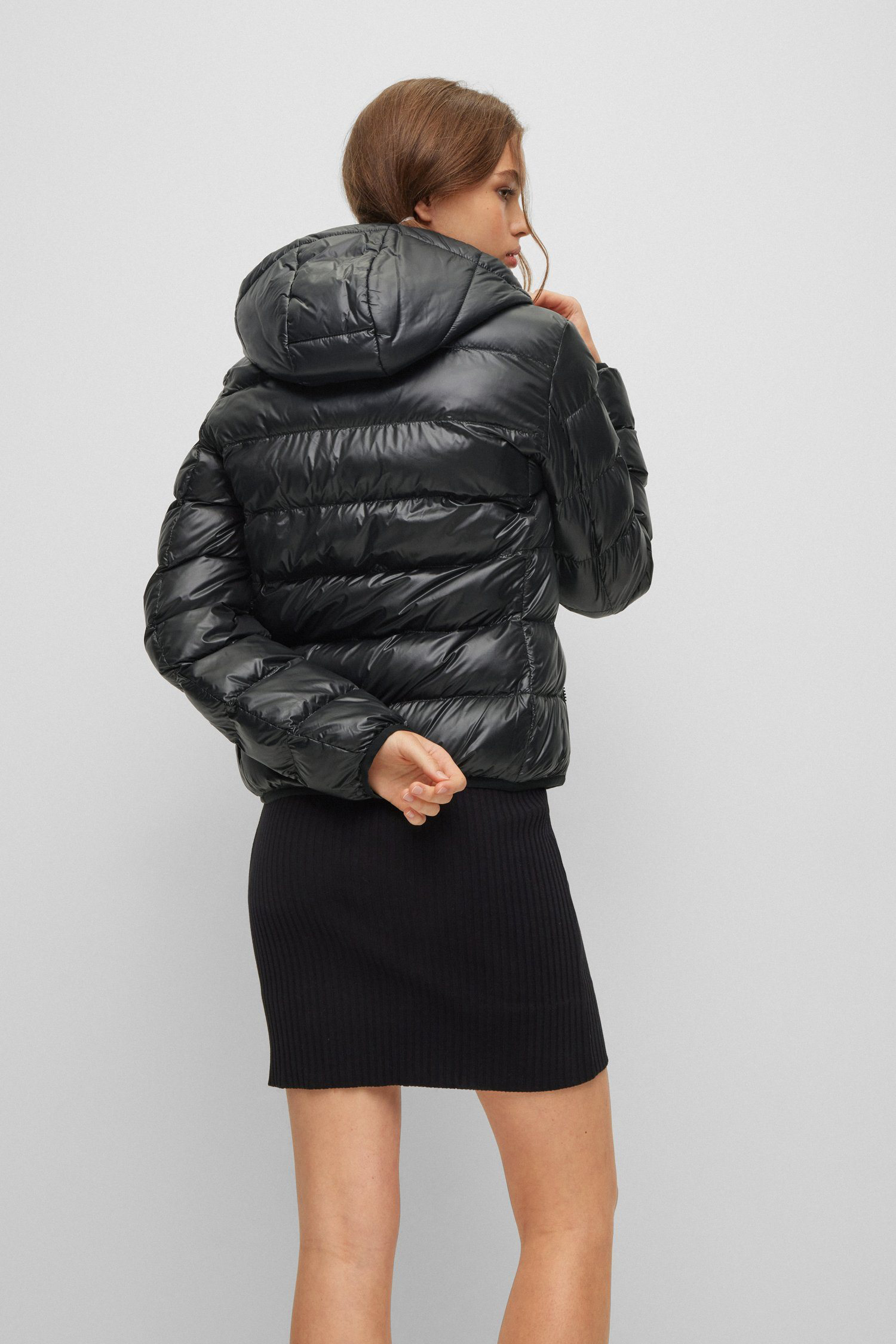 Женская черная куртка HUGO 50473676;001