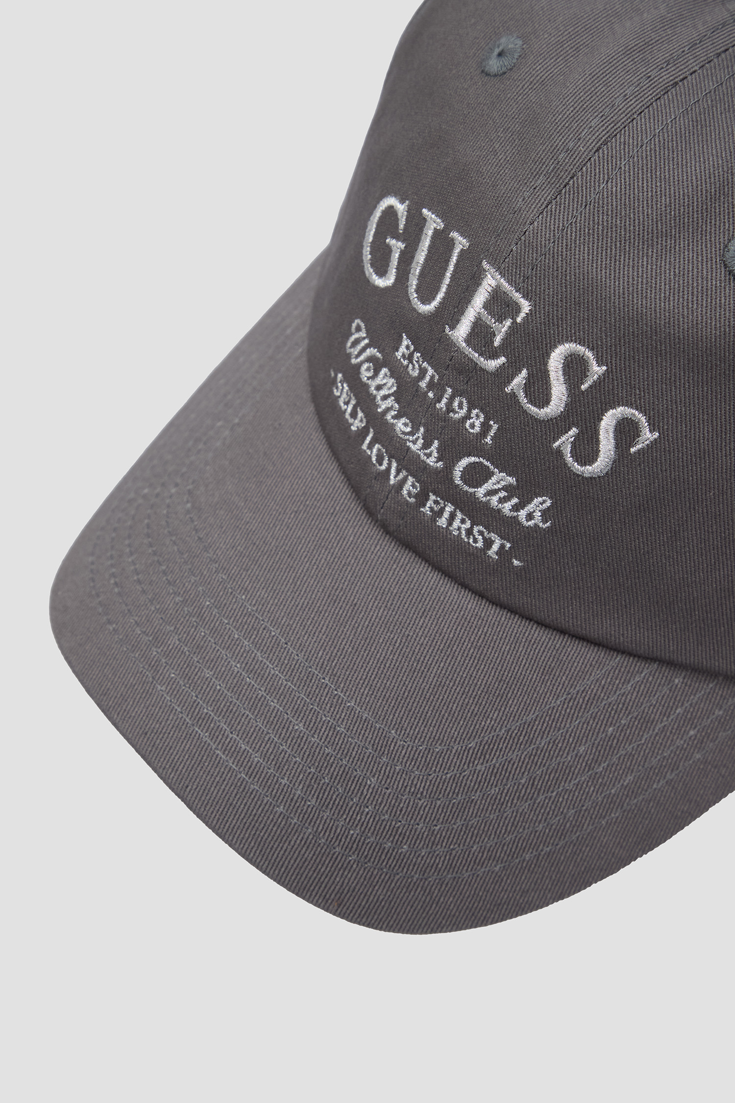 Женская серая кепка Guess V5RZ03.WFKN0;A90L