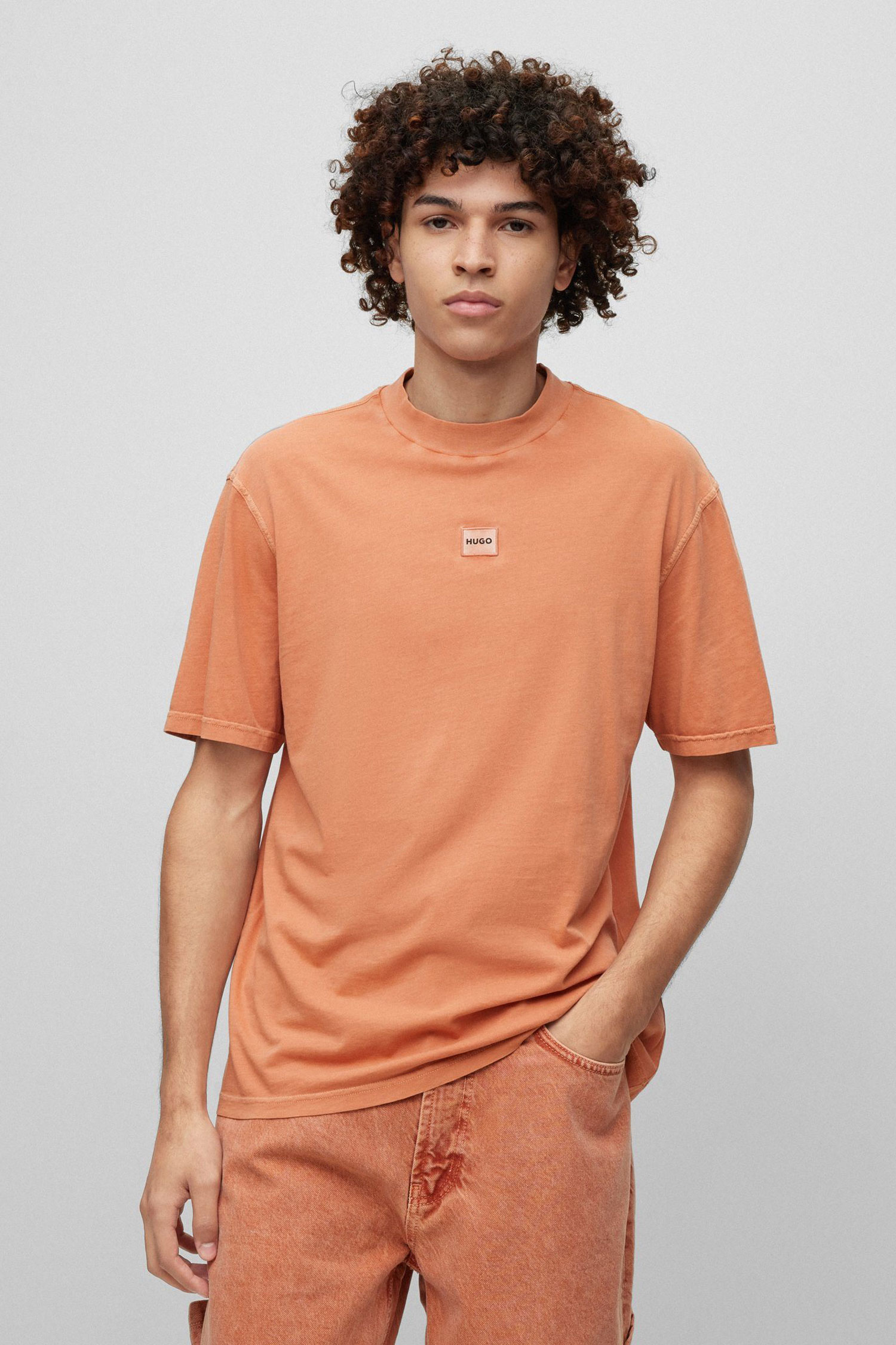 Мужская оранжевая футболка HUGO 50486439;899