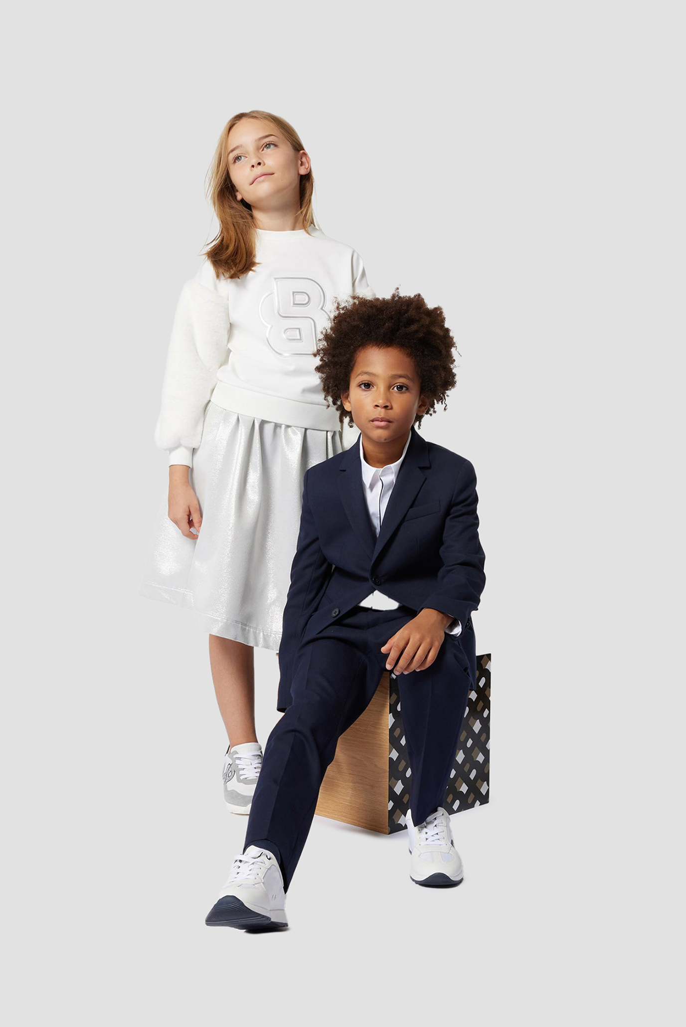 Детские кроссовки BOSS kids J51329;10P