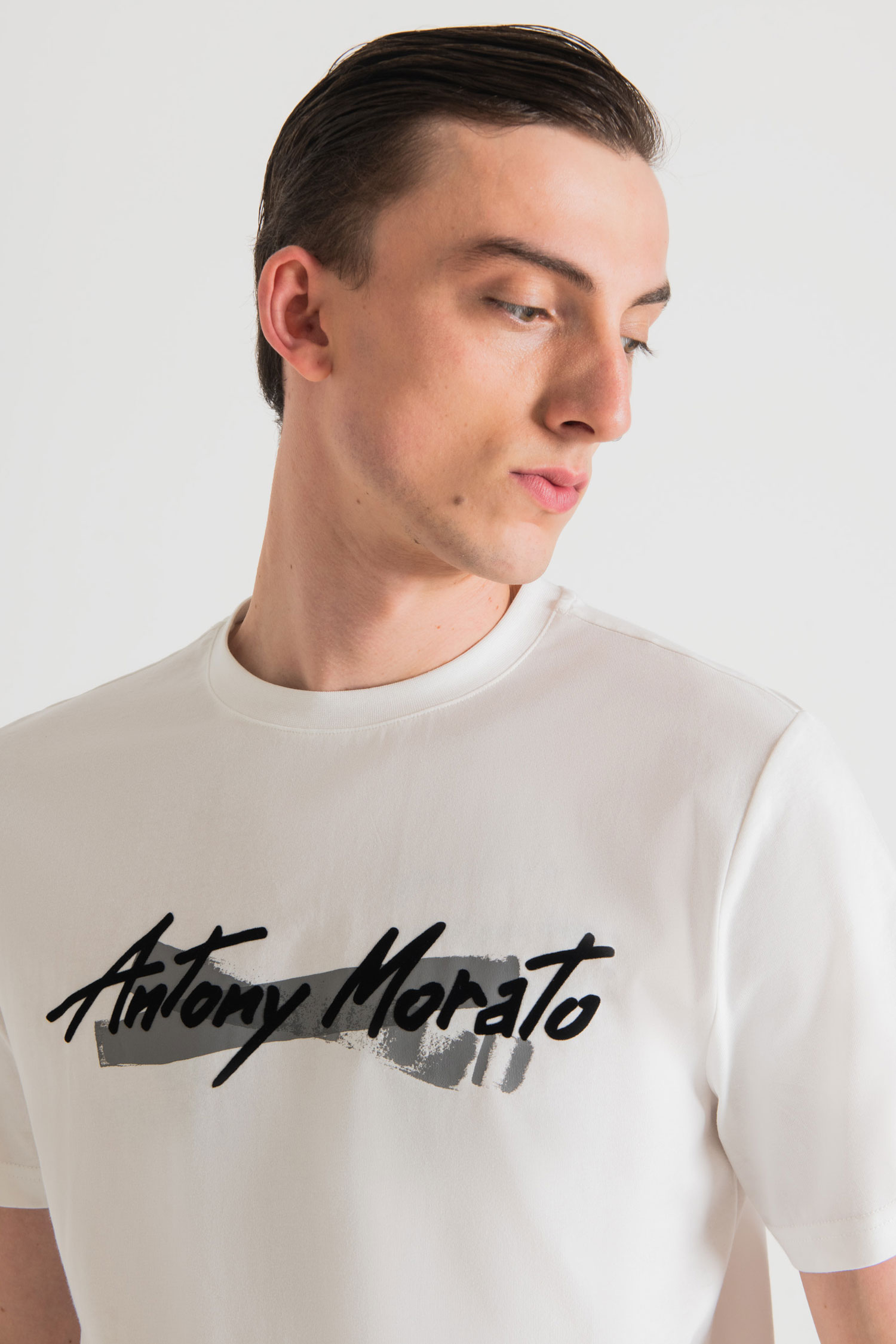 Мужская белая футболка Antony Morato MMKS02321.FA100240;1011
